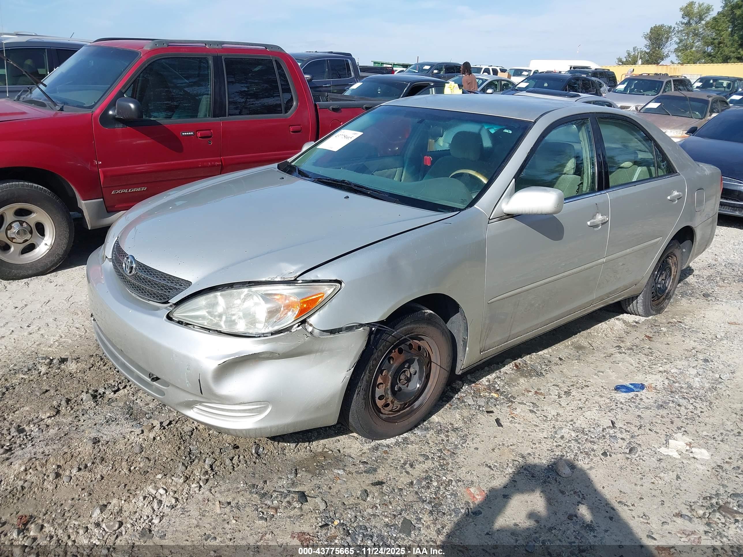 TOYOTA CAMRY image 2