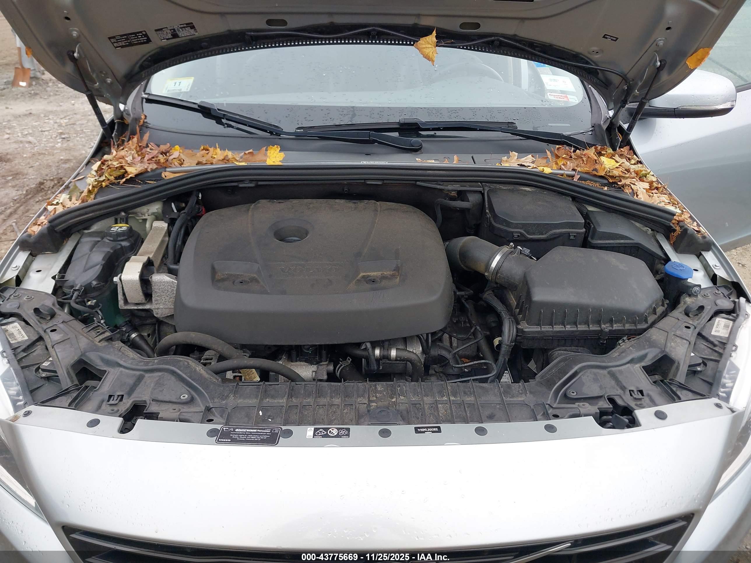 VOLVO S60 image 10