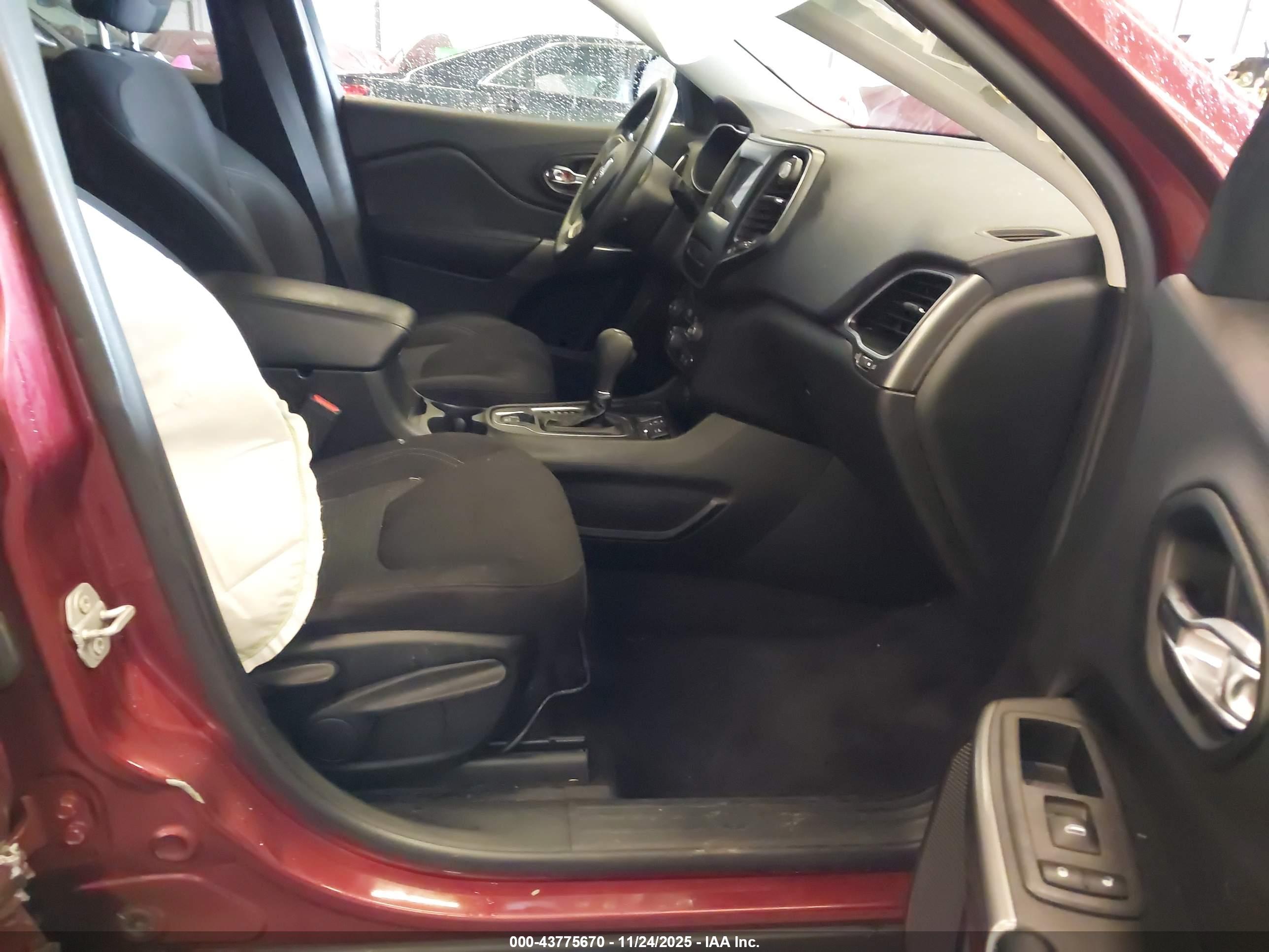 JEEP CHEROKEE image 5