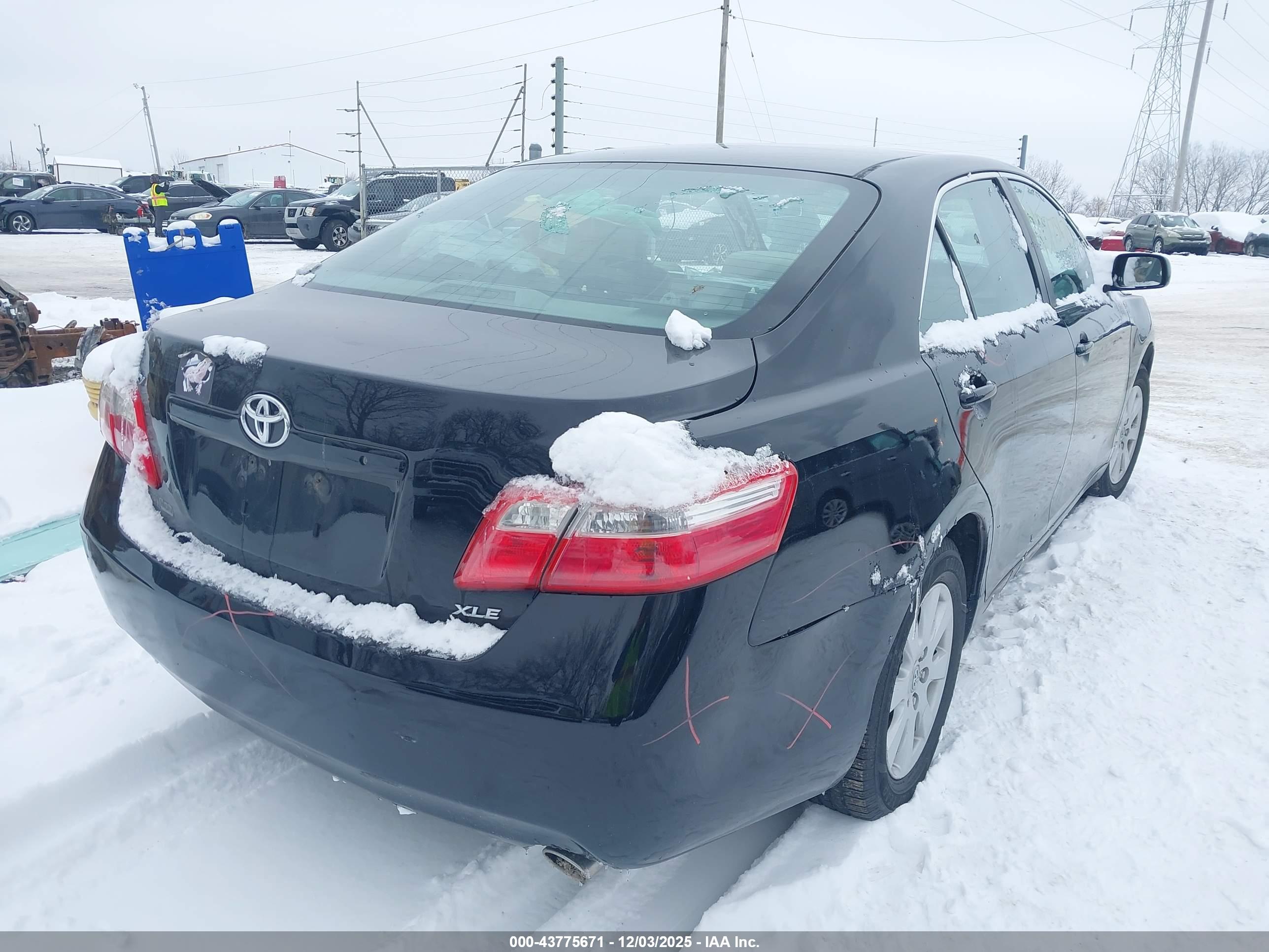 TOYOTA CAMRY image 4