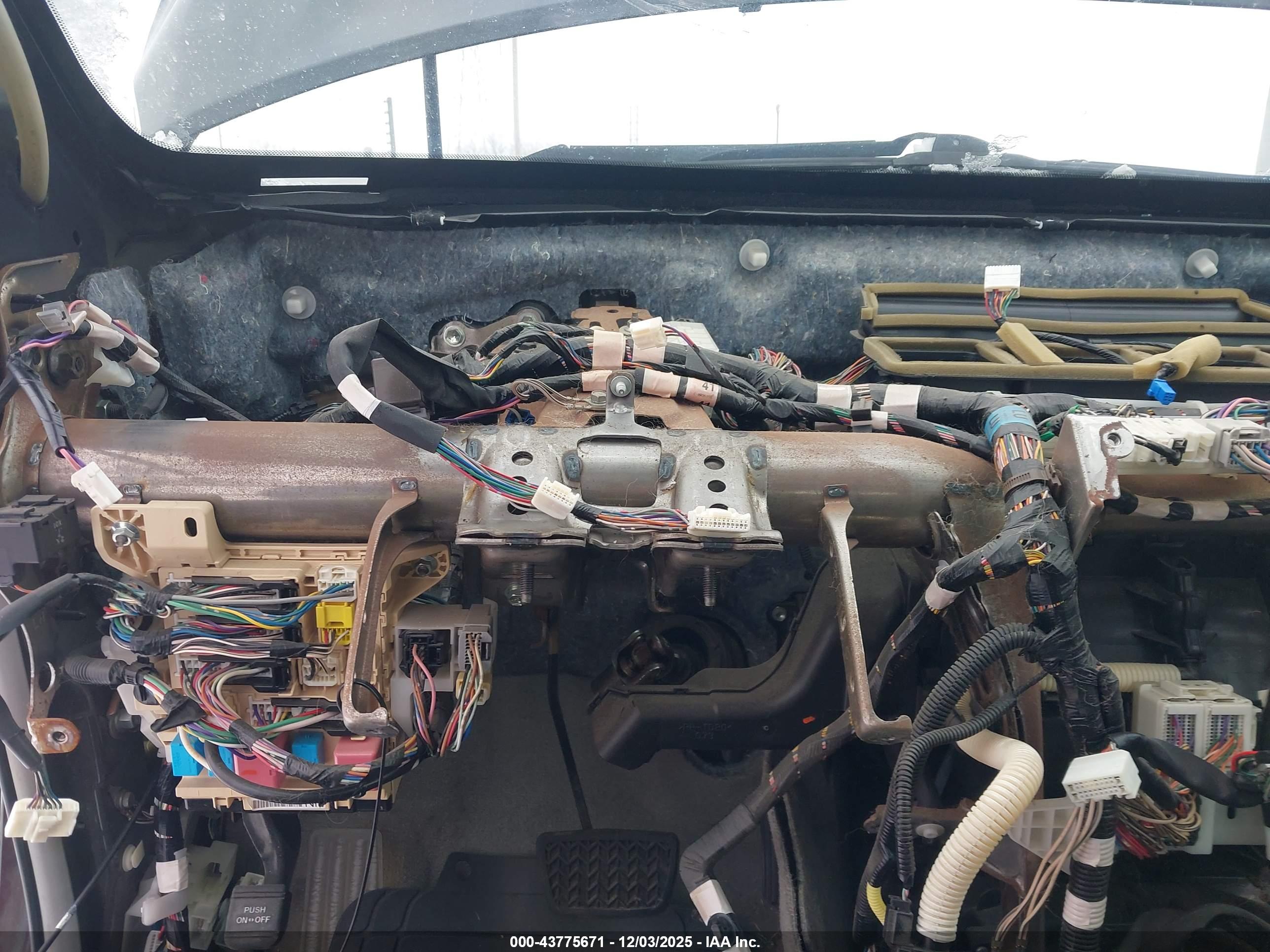 TOYOTA CAMRY image 7
