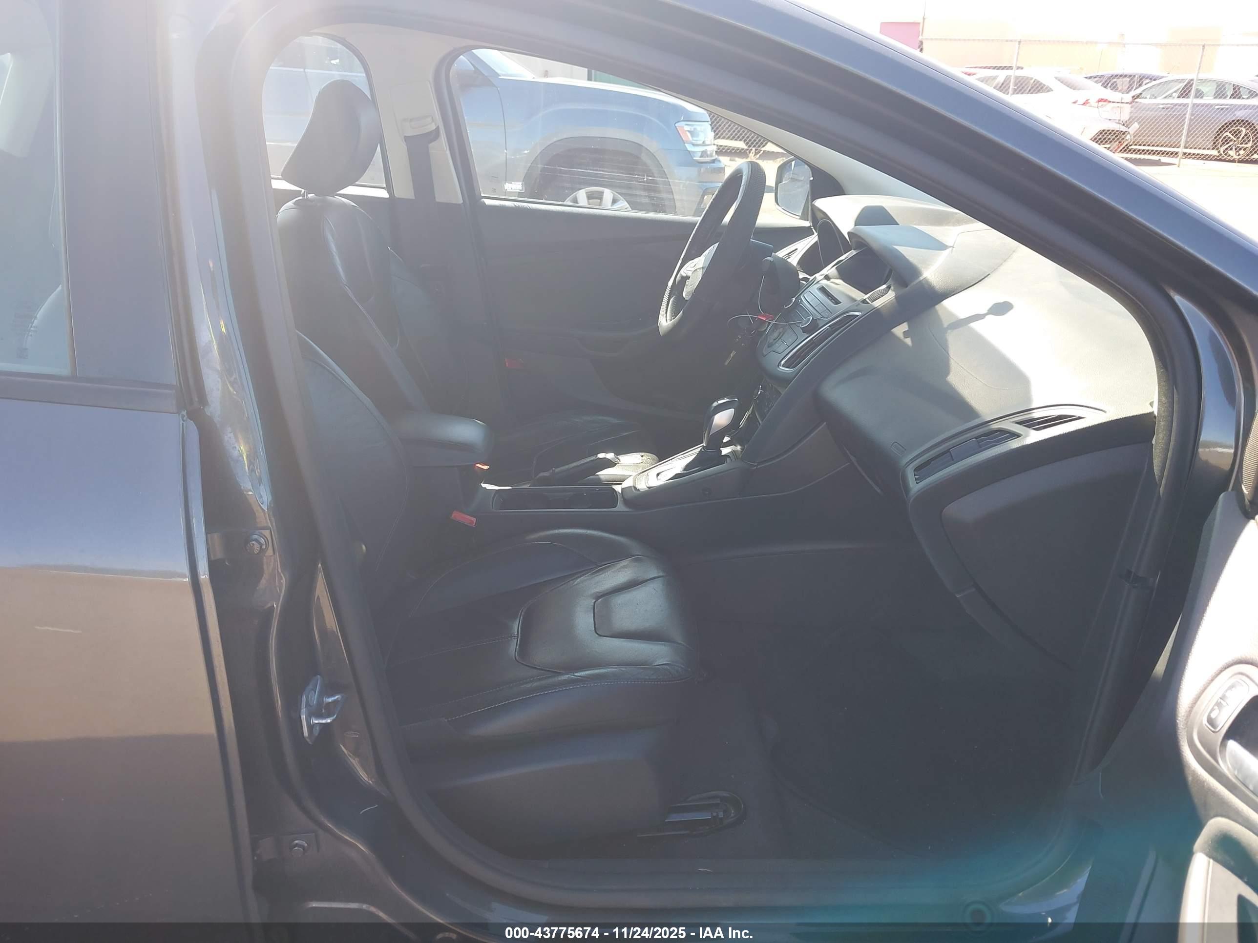 FORD FOCUS image 5
