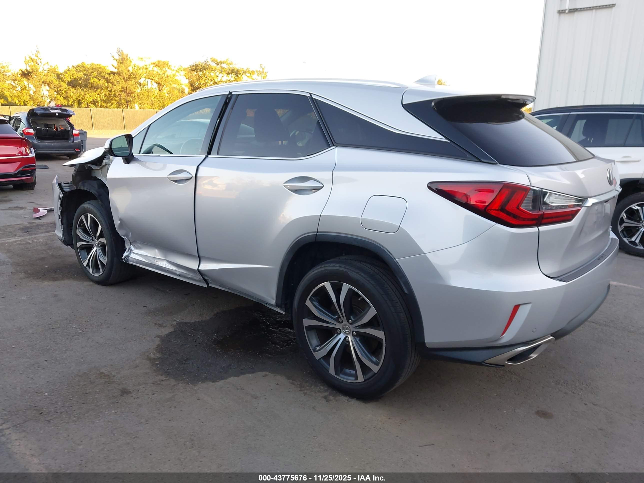LEXUS RX image 3