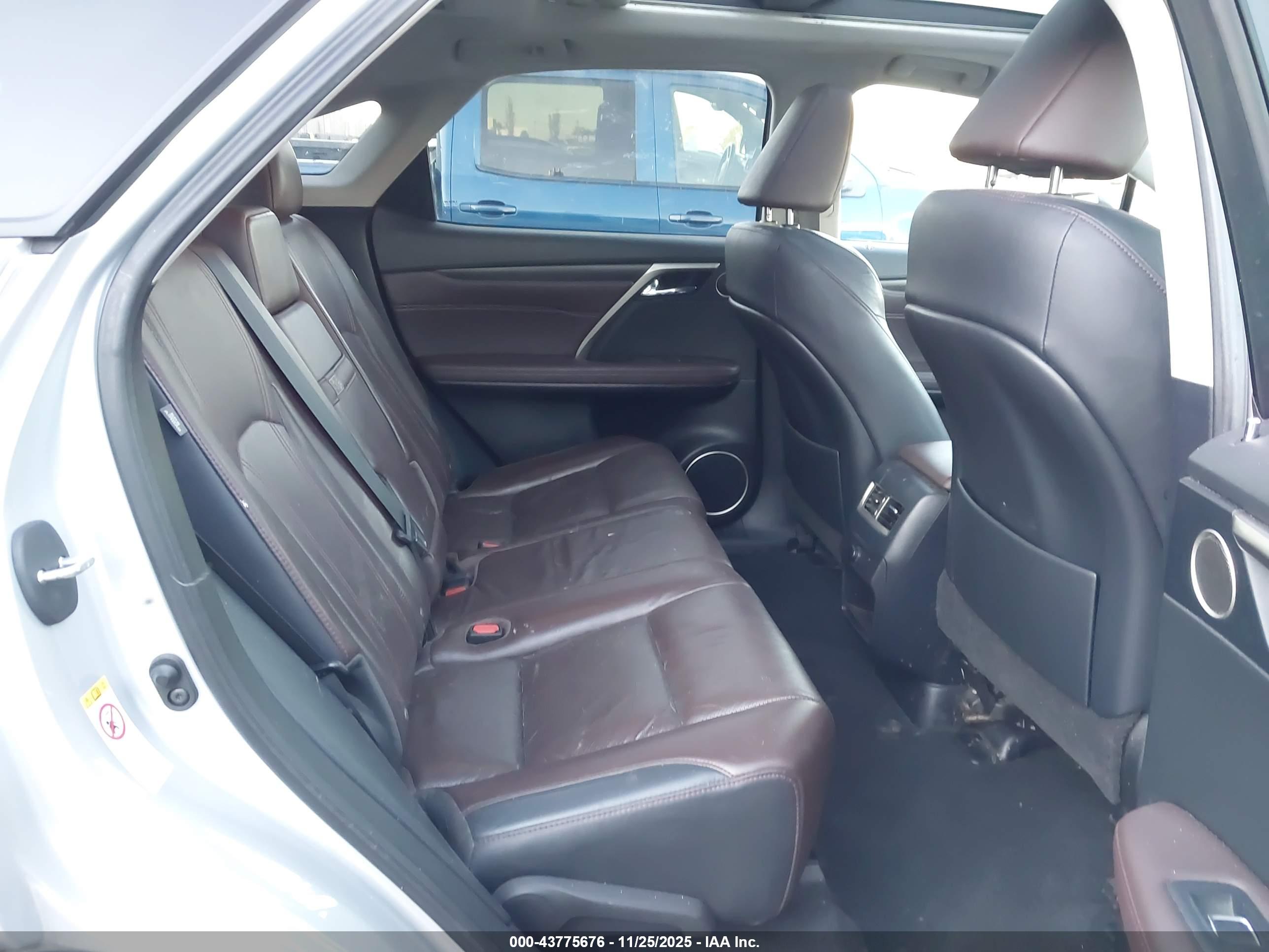 LEXUS RX image 8