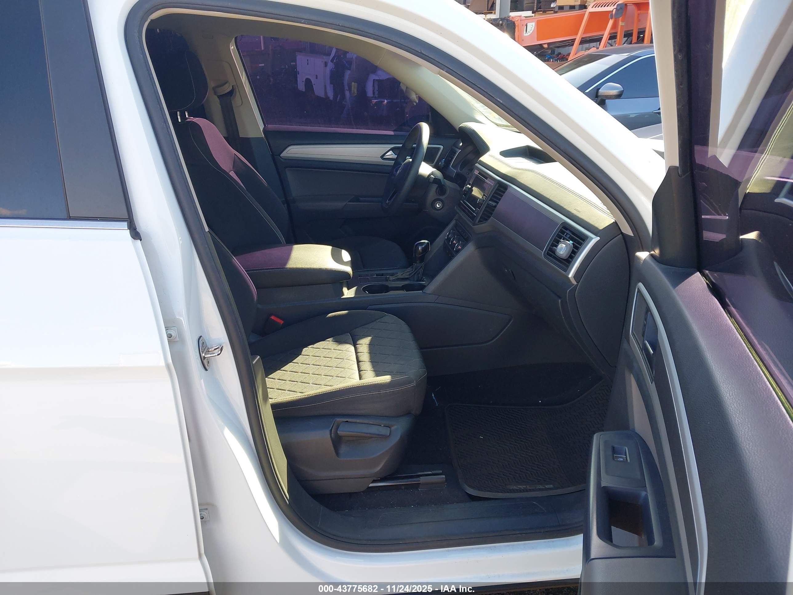 VOLKSWAGEN ATLAS image 5