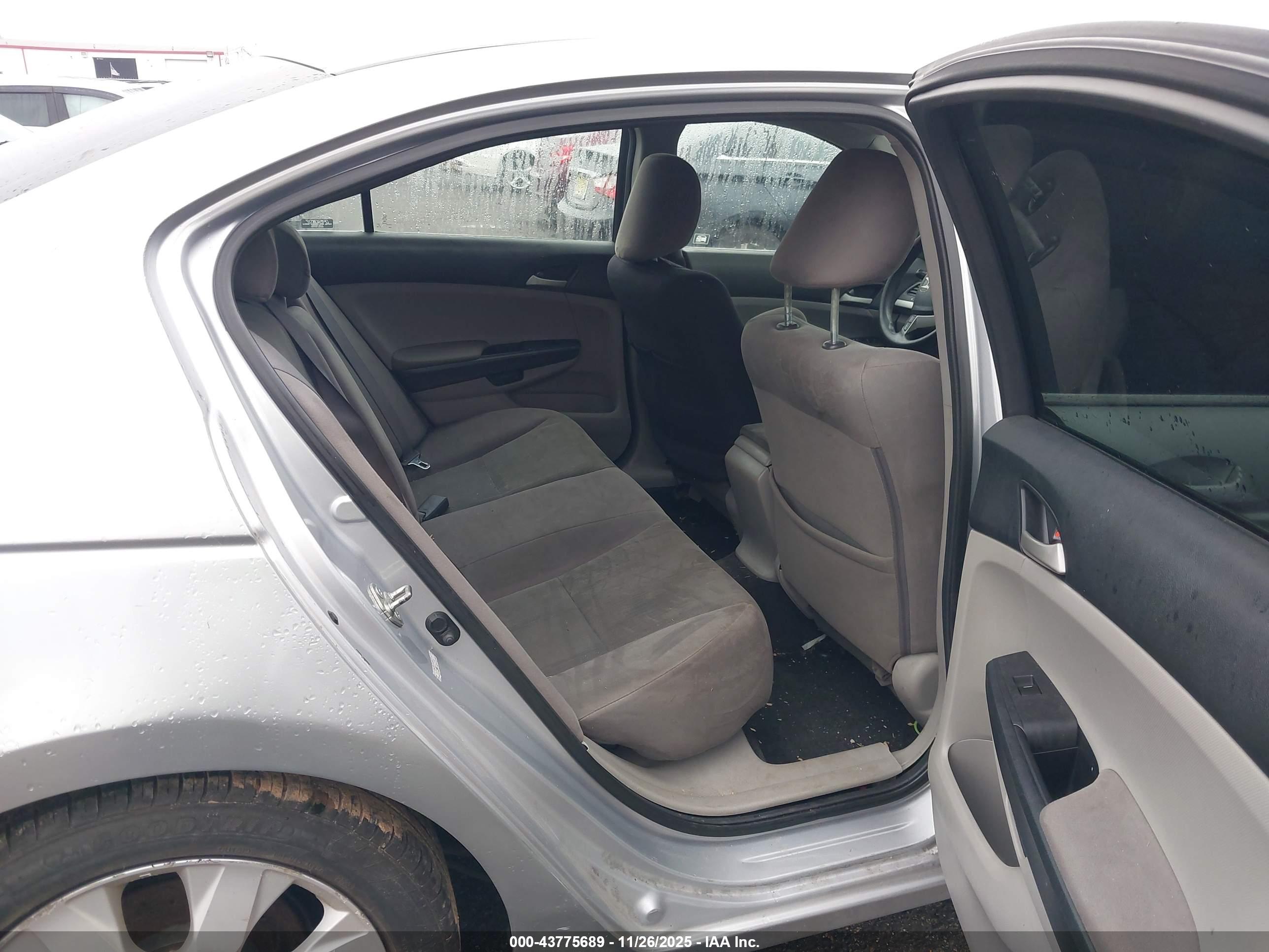 HONDA ACCORD image 8