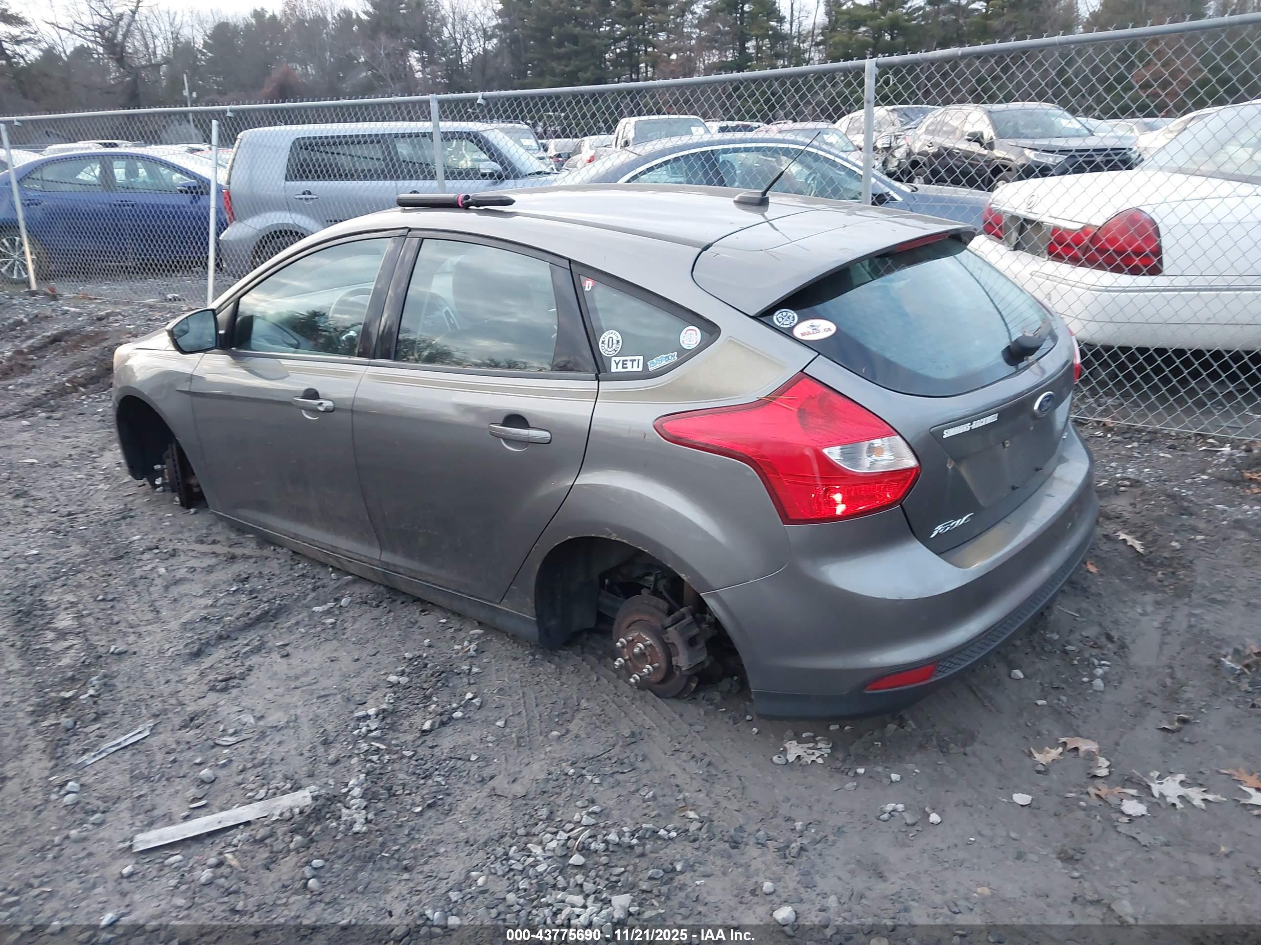 FORD FOCUS image 3