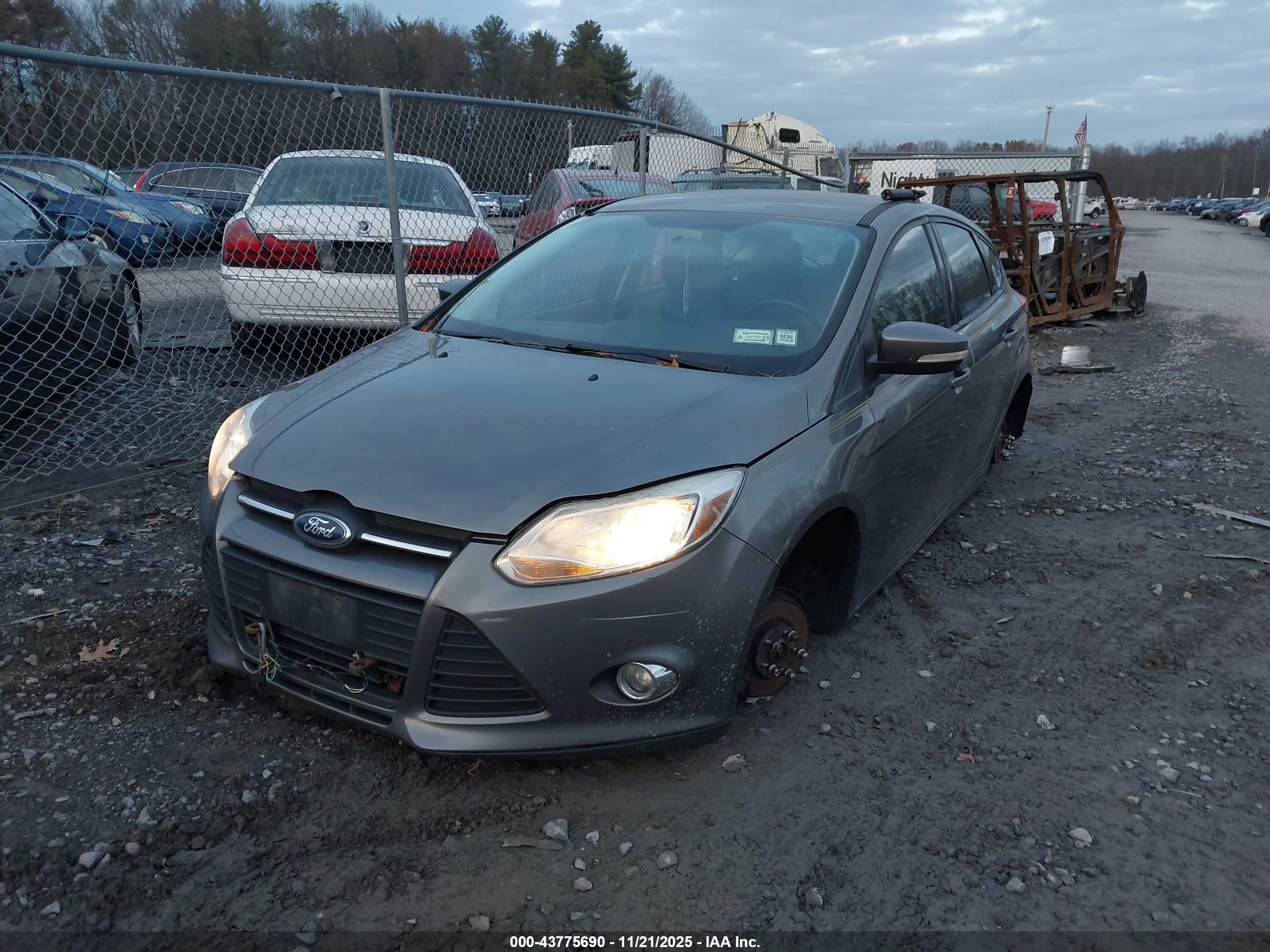 FORD FOCUS image 6