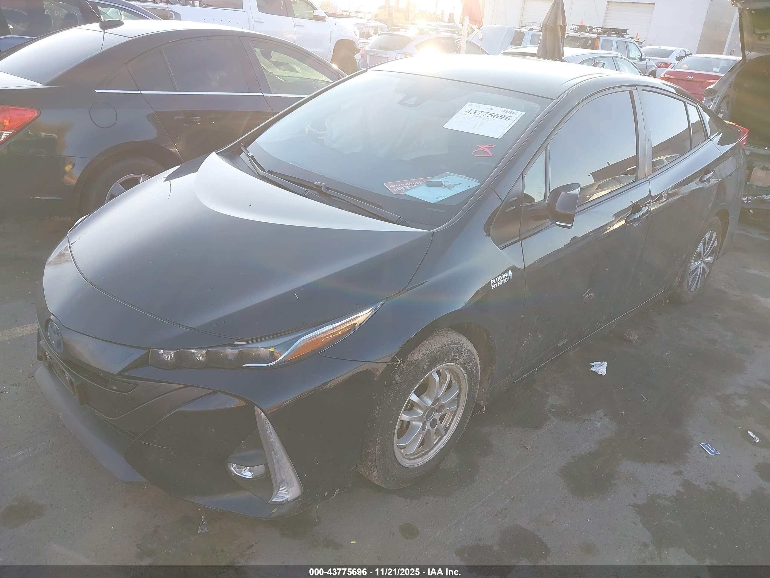 TOYOTA PRIUS image 2