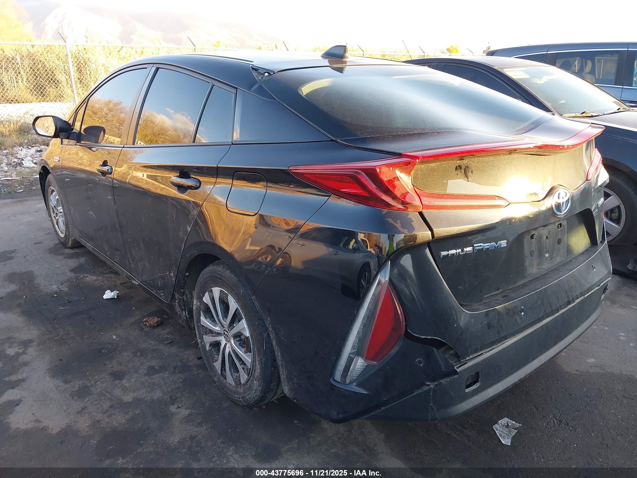 TOYOTA PRIUS image 3
