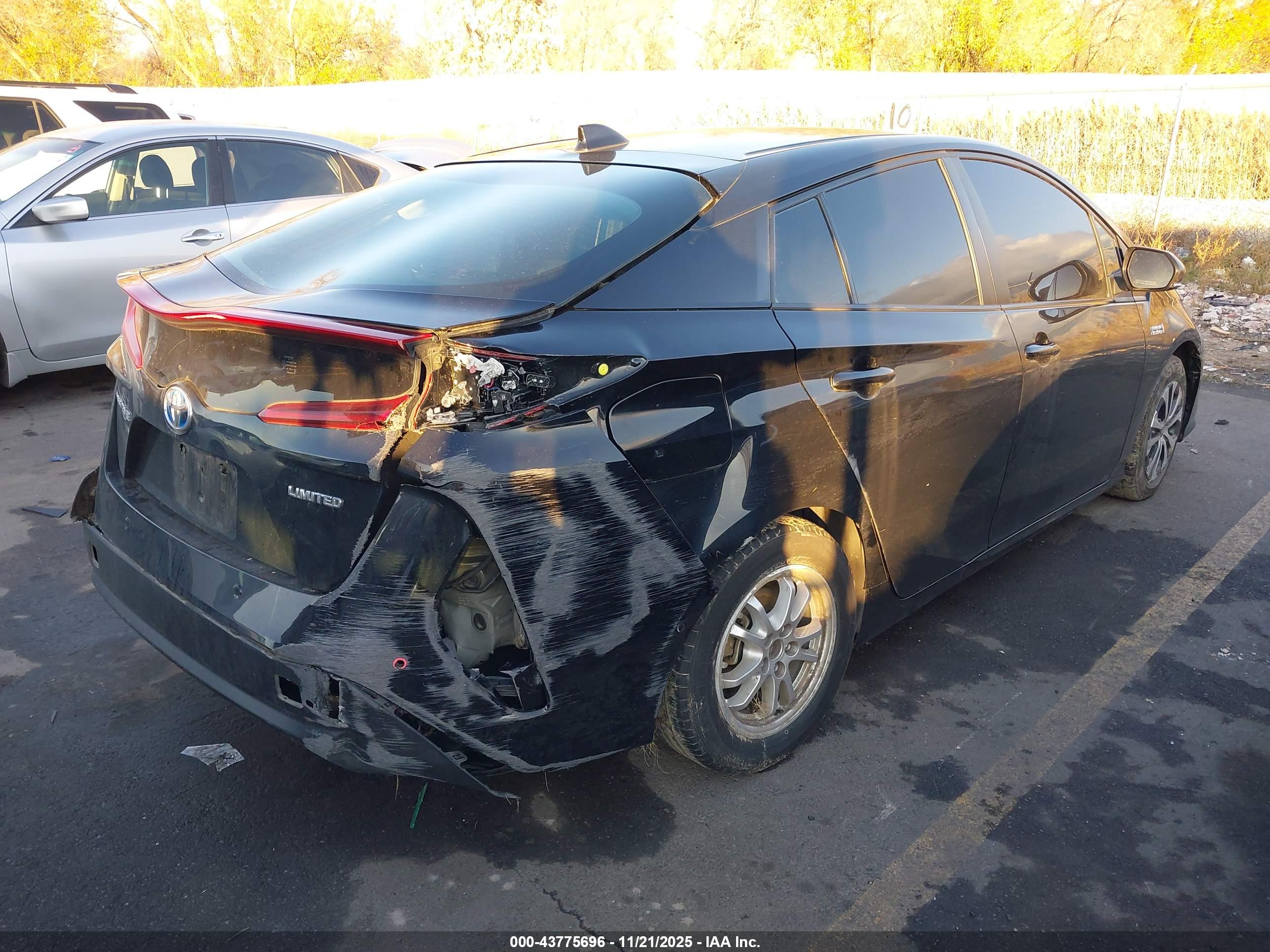 TOYOTA PRIUS image 4