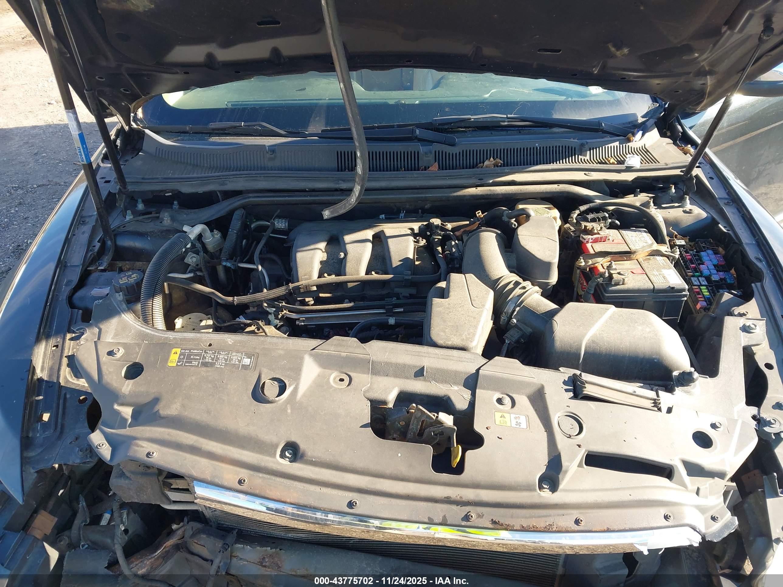 FORD TAURUS image 10
