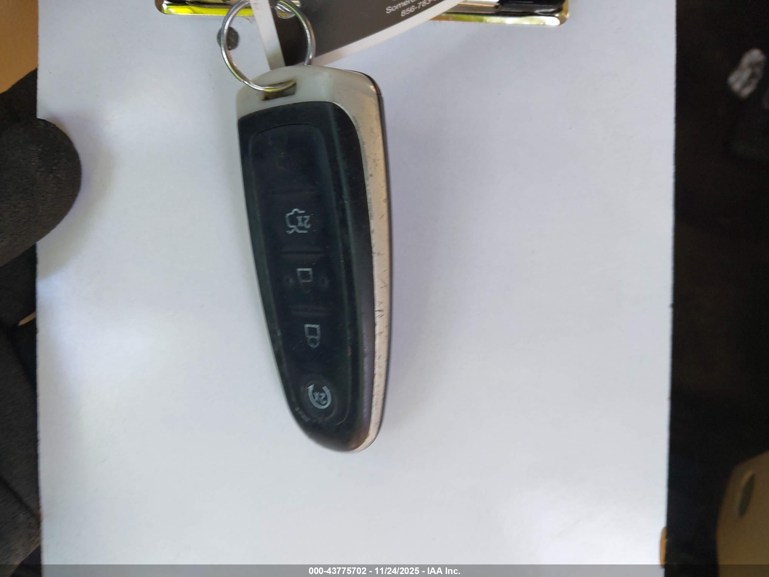 FORD TAURUS image 11