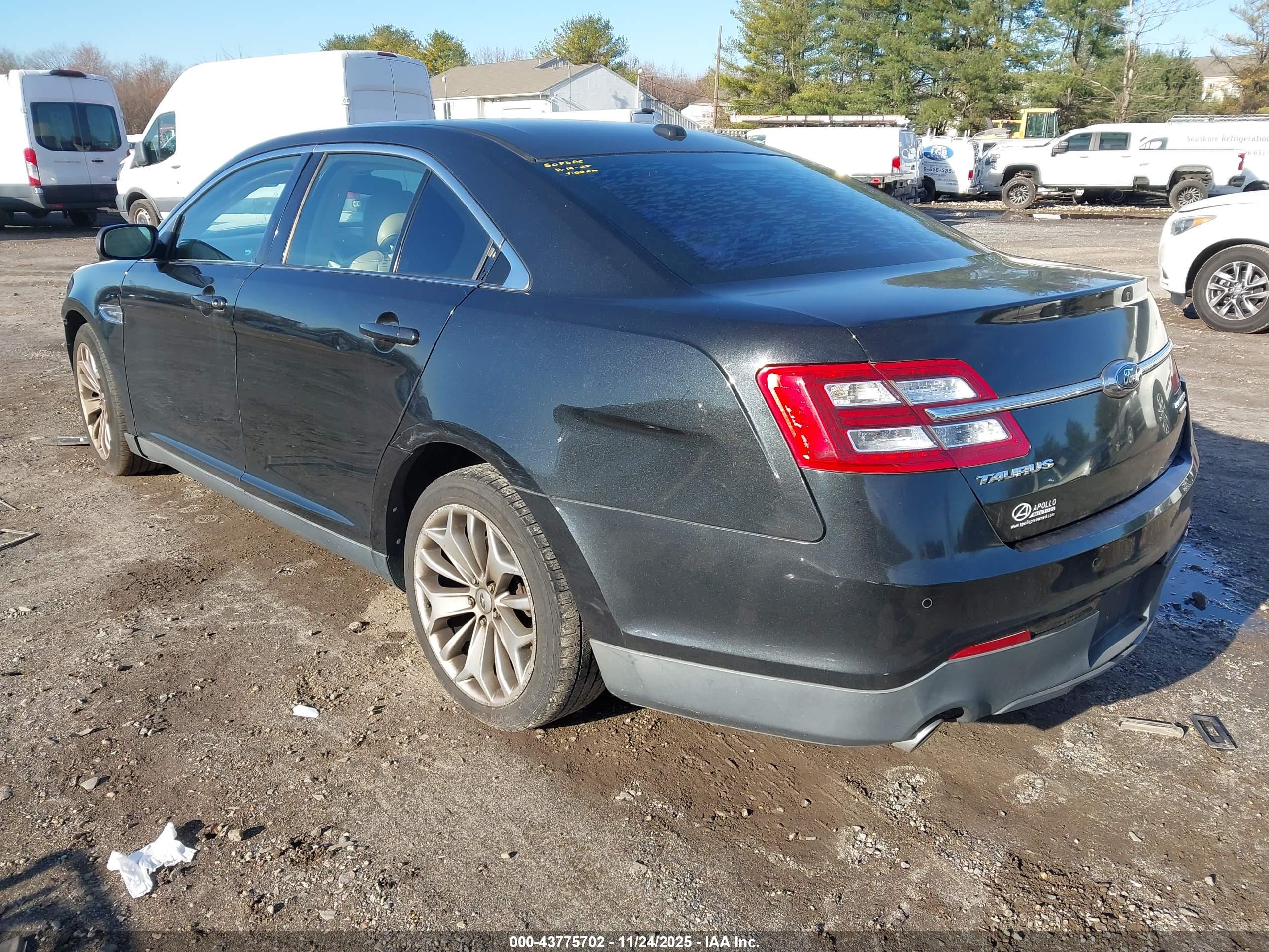 FORD TAURUS image 3
