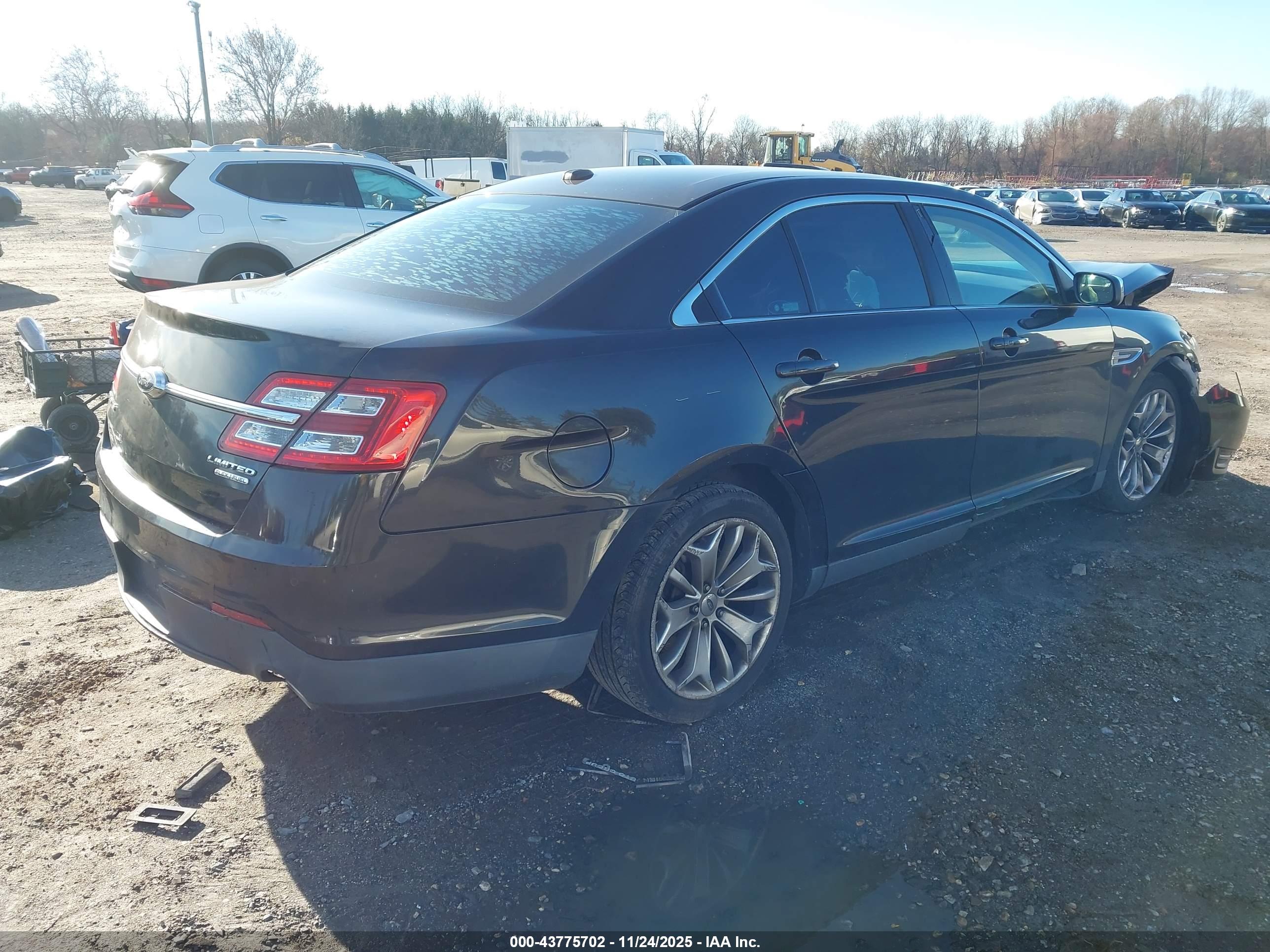 FORD TAURUS image 4