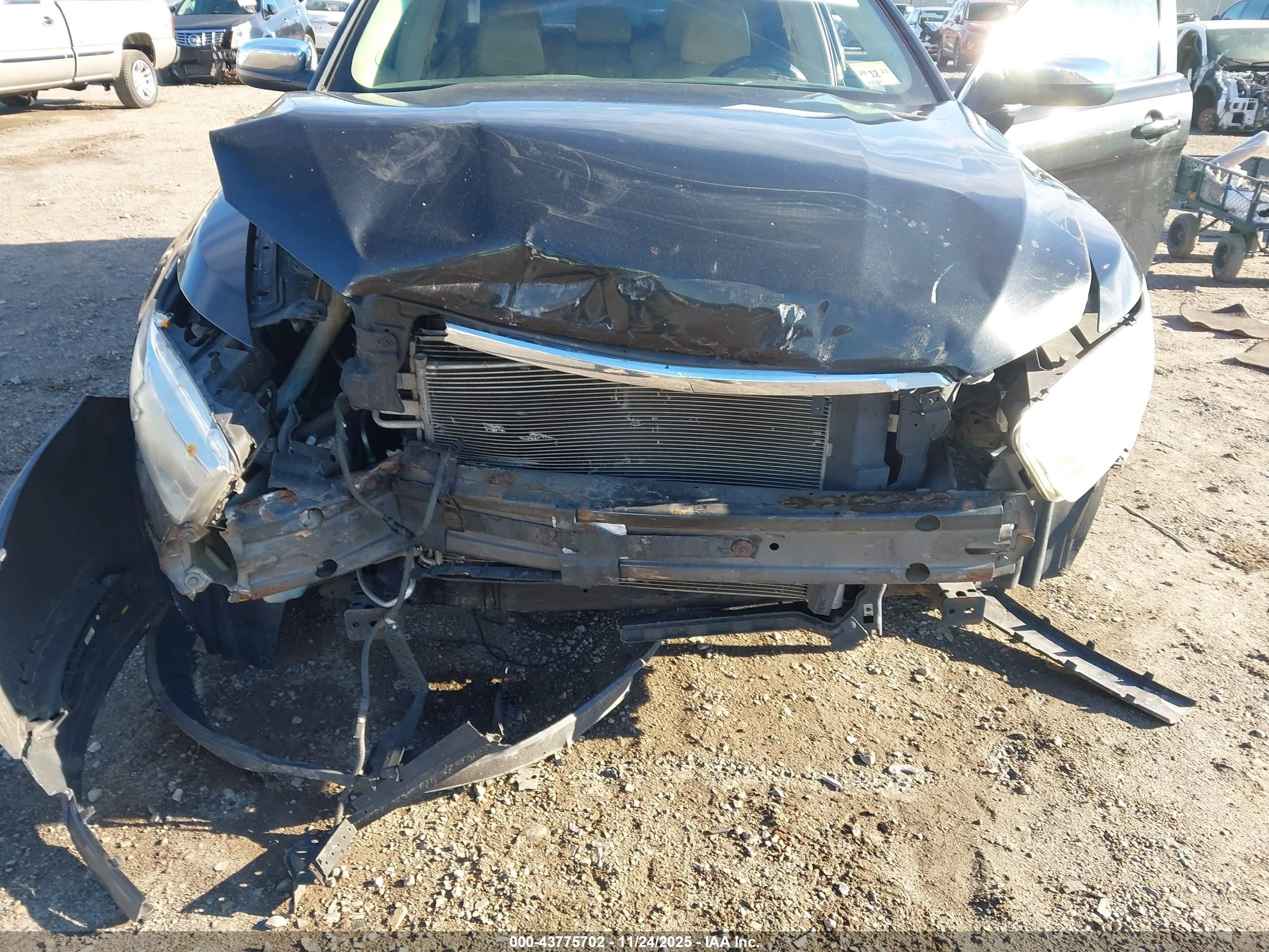 FORD TAURUS image 6