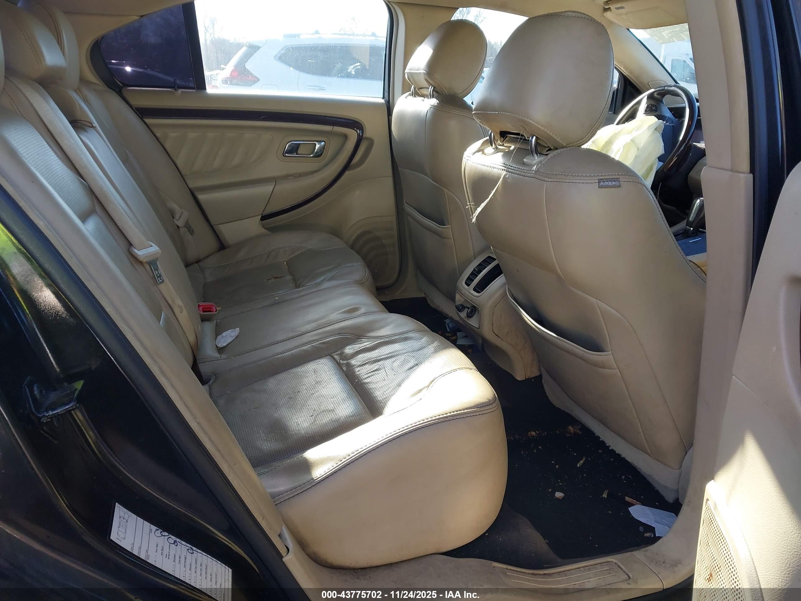 FORD TAURUS image 8