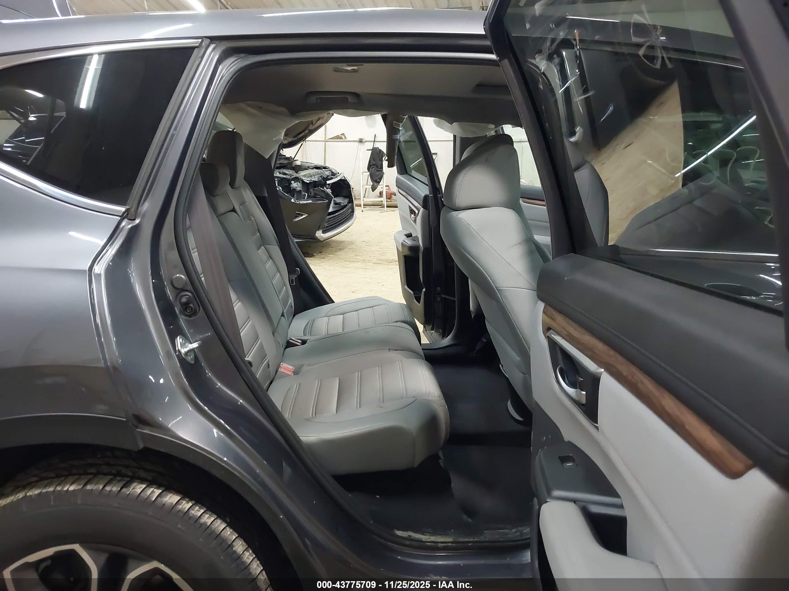 HONDA CR-V image 8