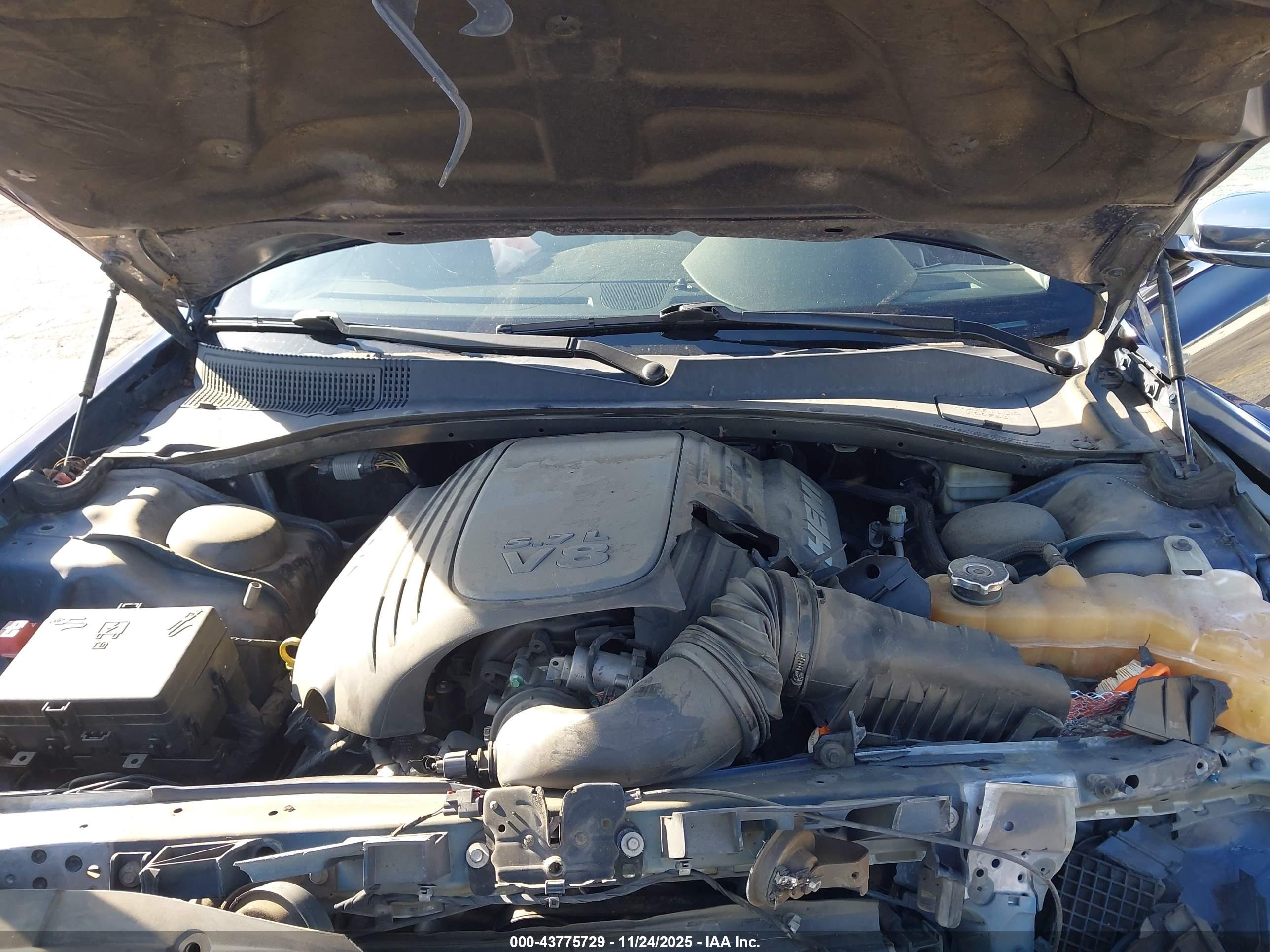 CHRYSLER 300C image 10