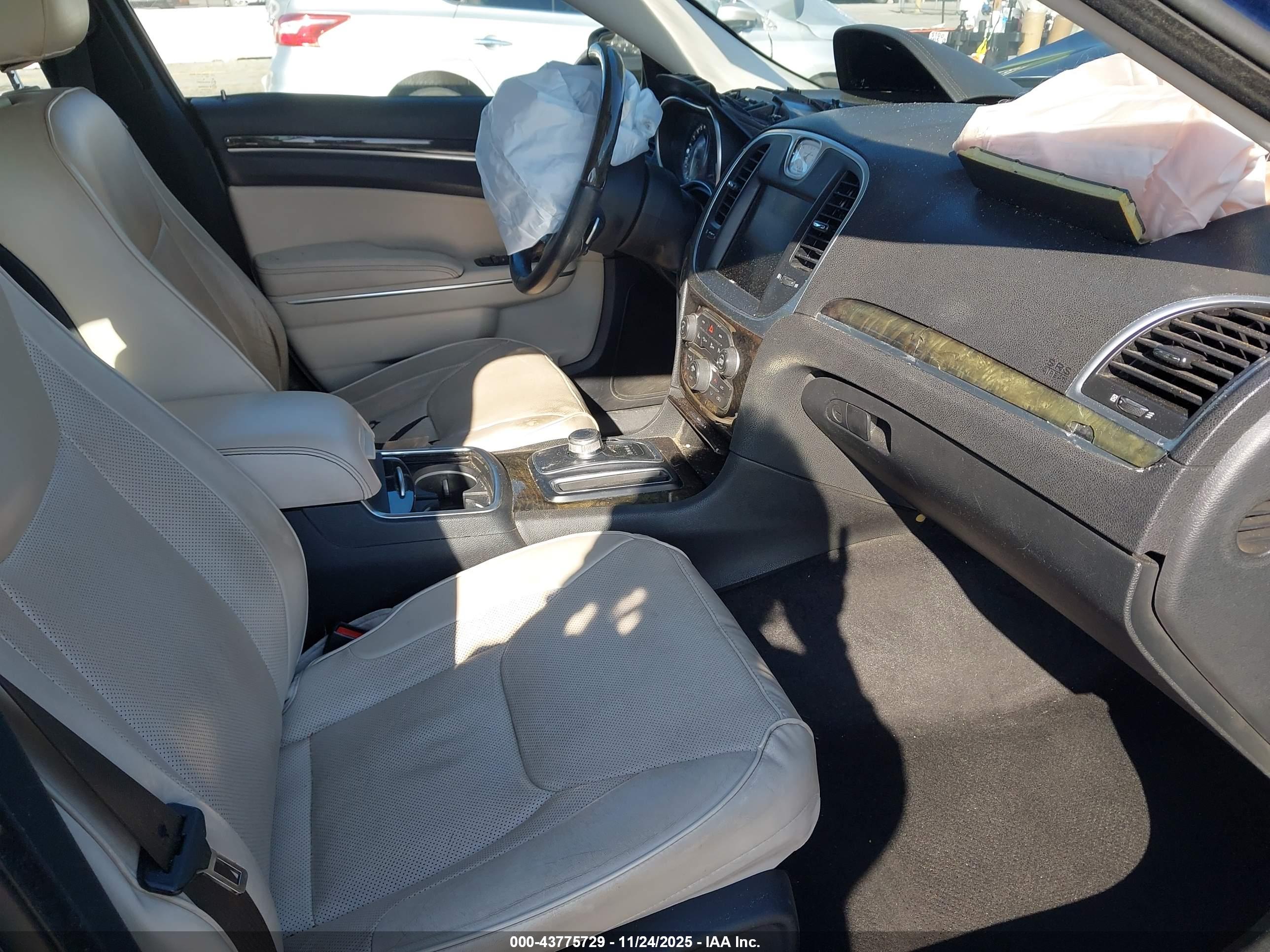 CHRYSLER 300C image 5