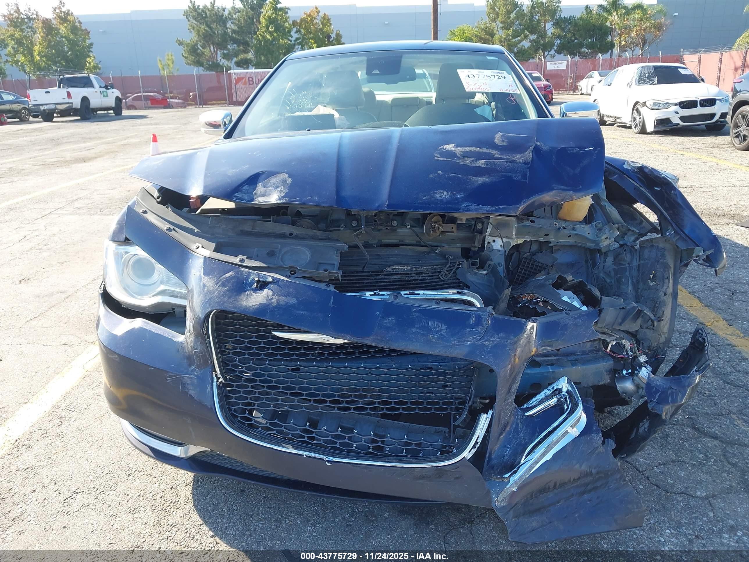 CHRYSLER 300C image 6