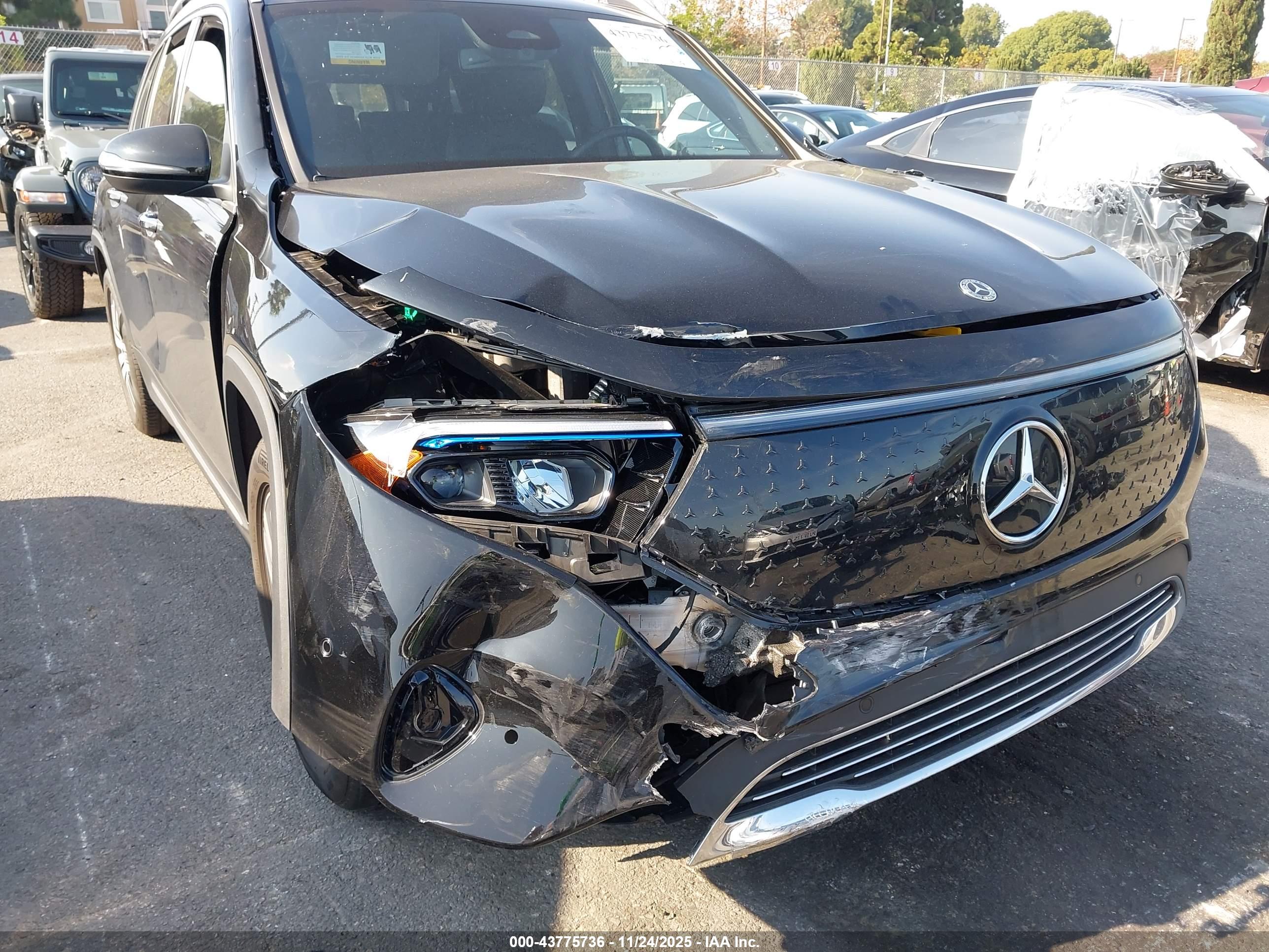 MERCEDES-BENZ EQB image 6