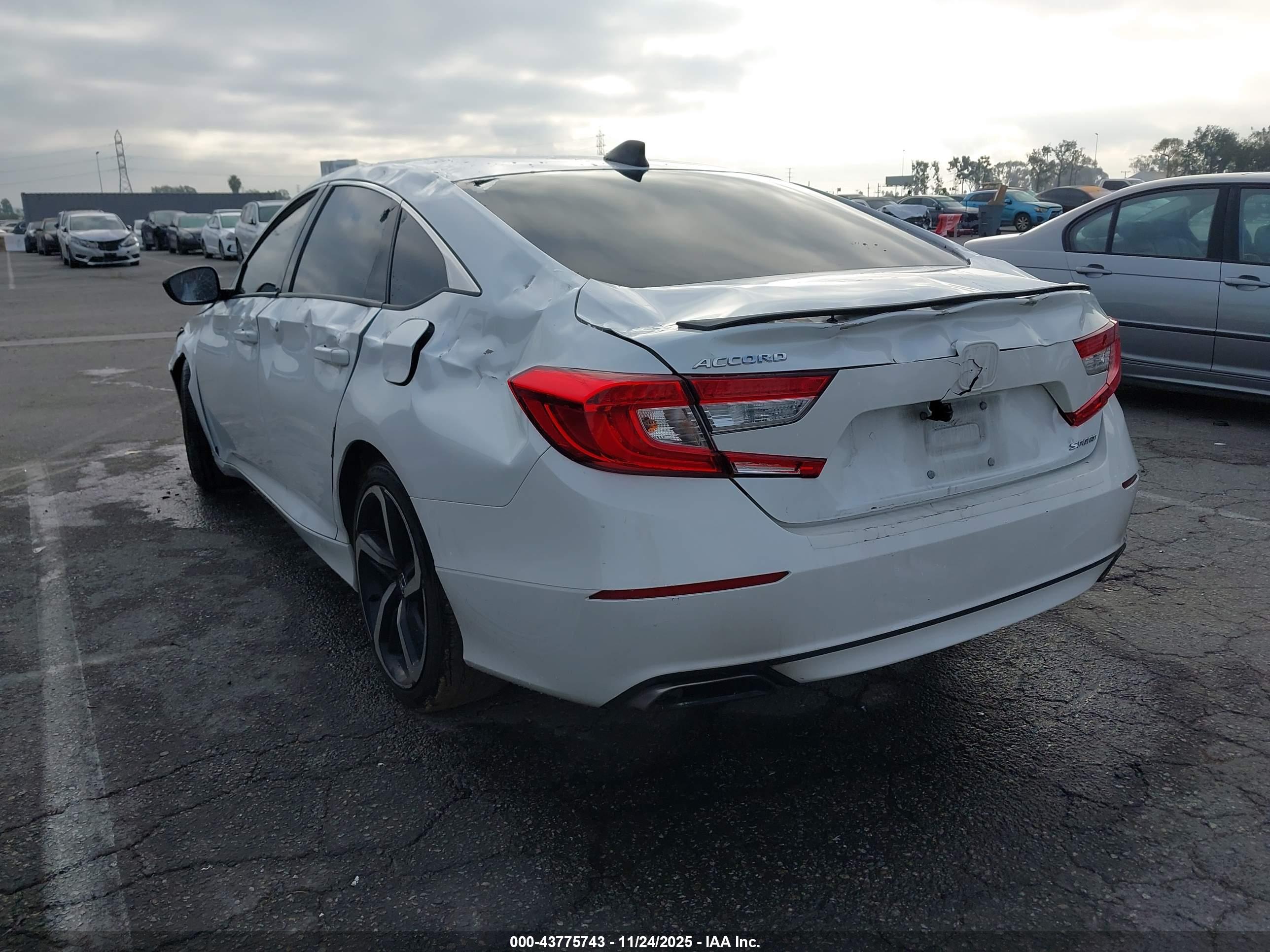HONDA ACCORD image 3