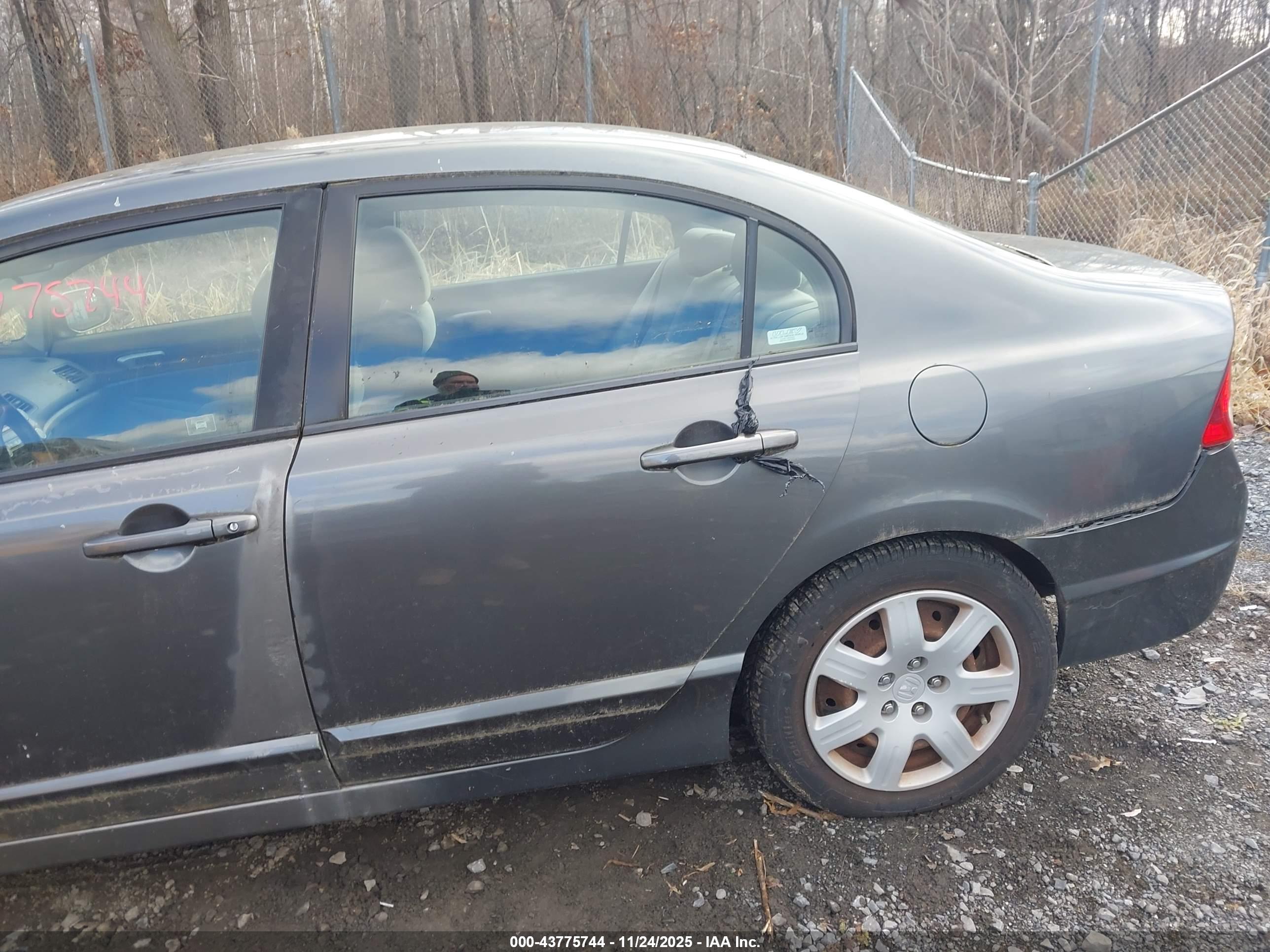 HONDA CIVIC image 6