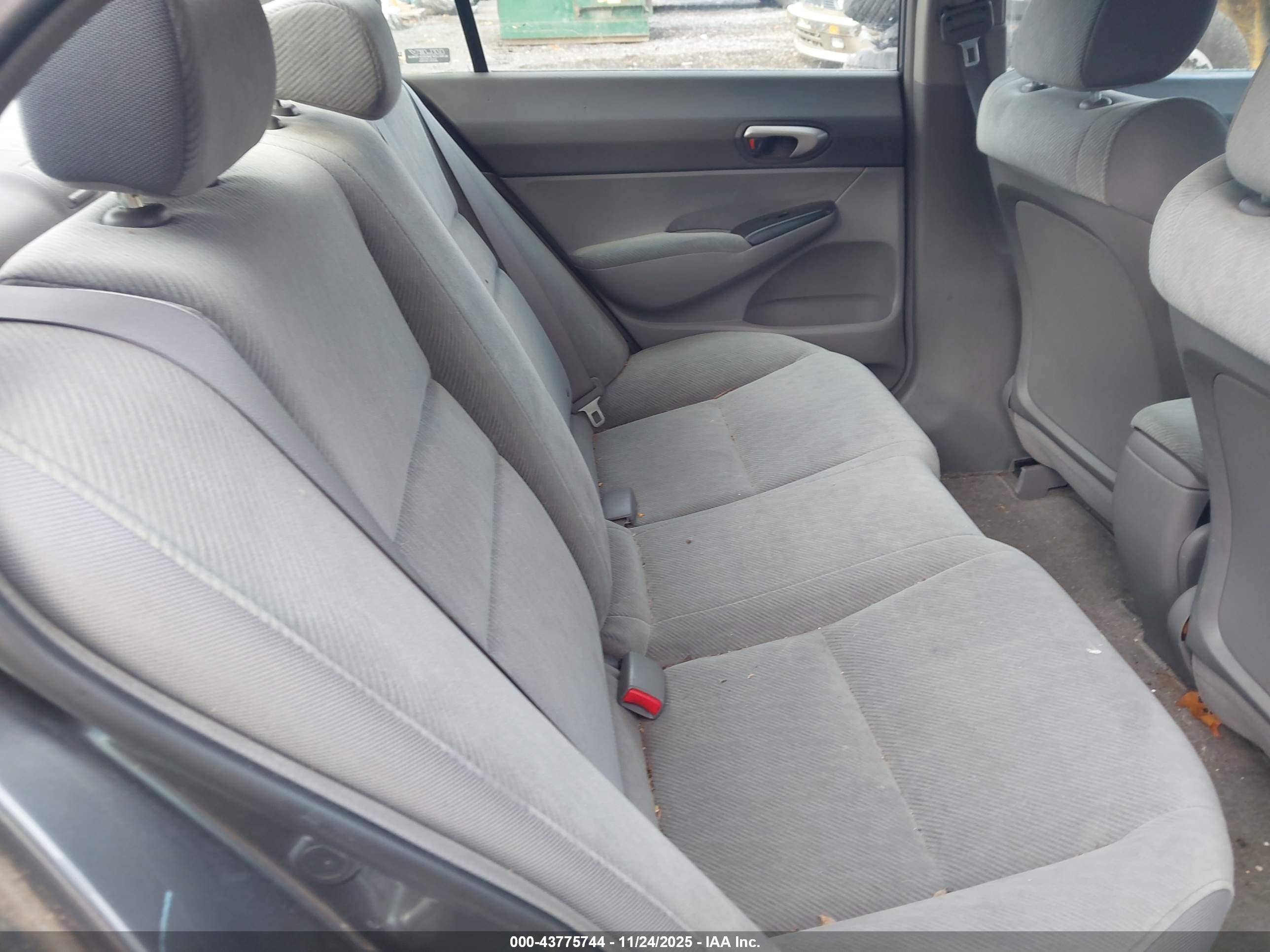 HONDA CIVIC image 8