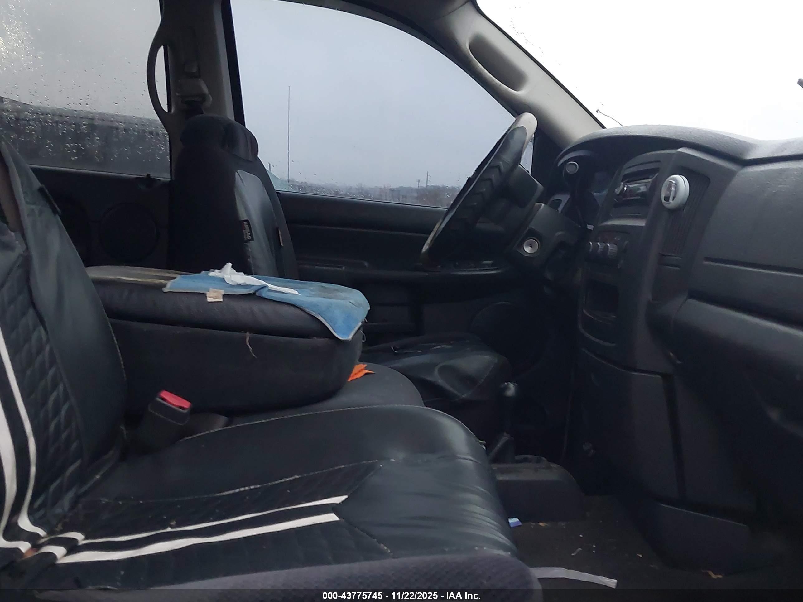 DODGE RAM image 5