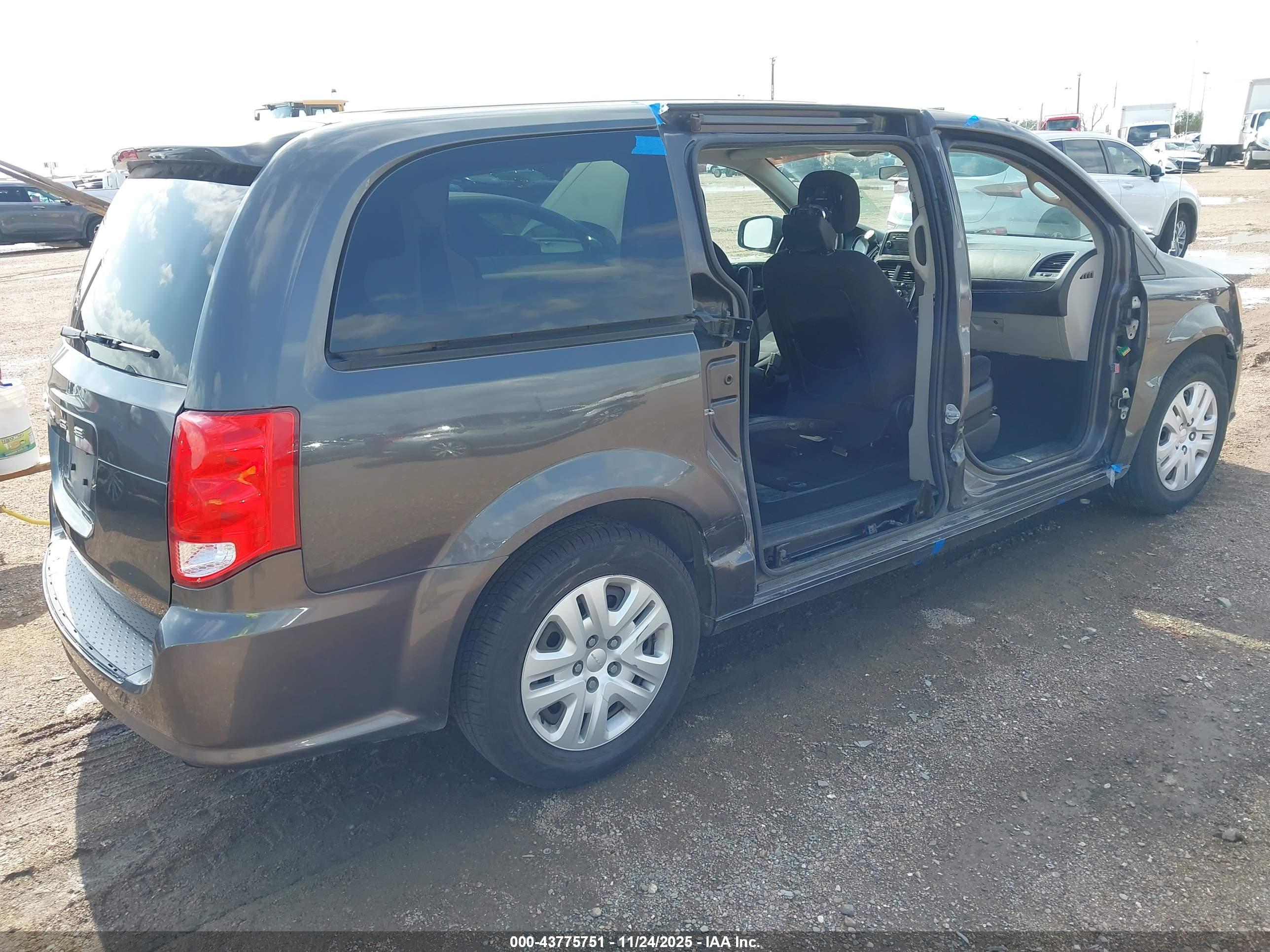 DODGE GRAND image 4