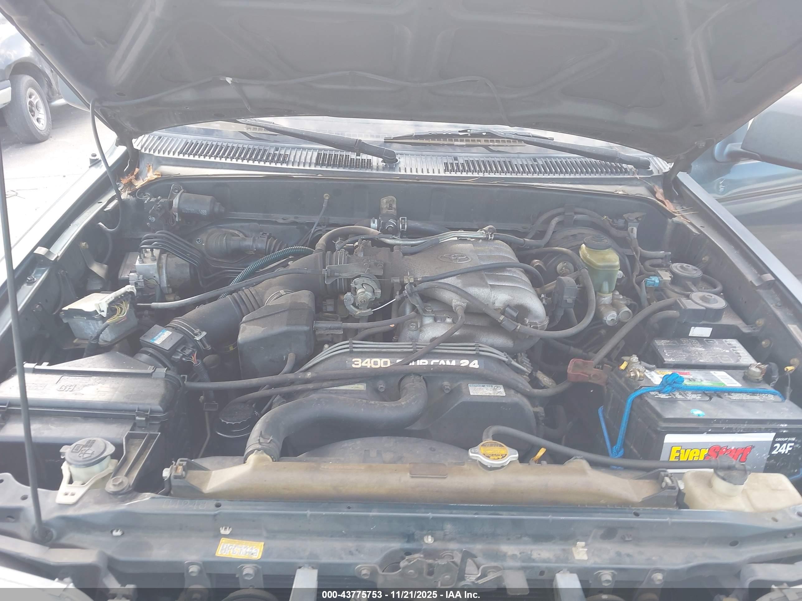 TOYOTA 4RUNNER image 10
