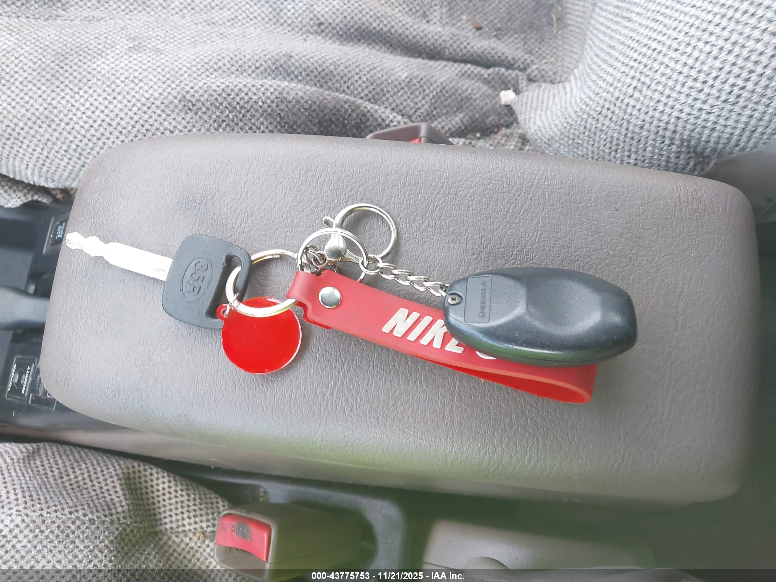 TOYOTA 4RUNNER image 11