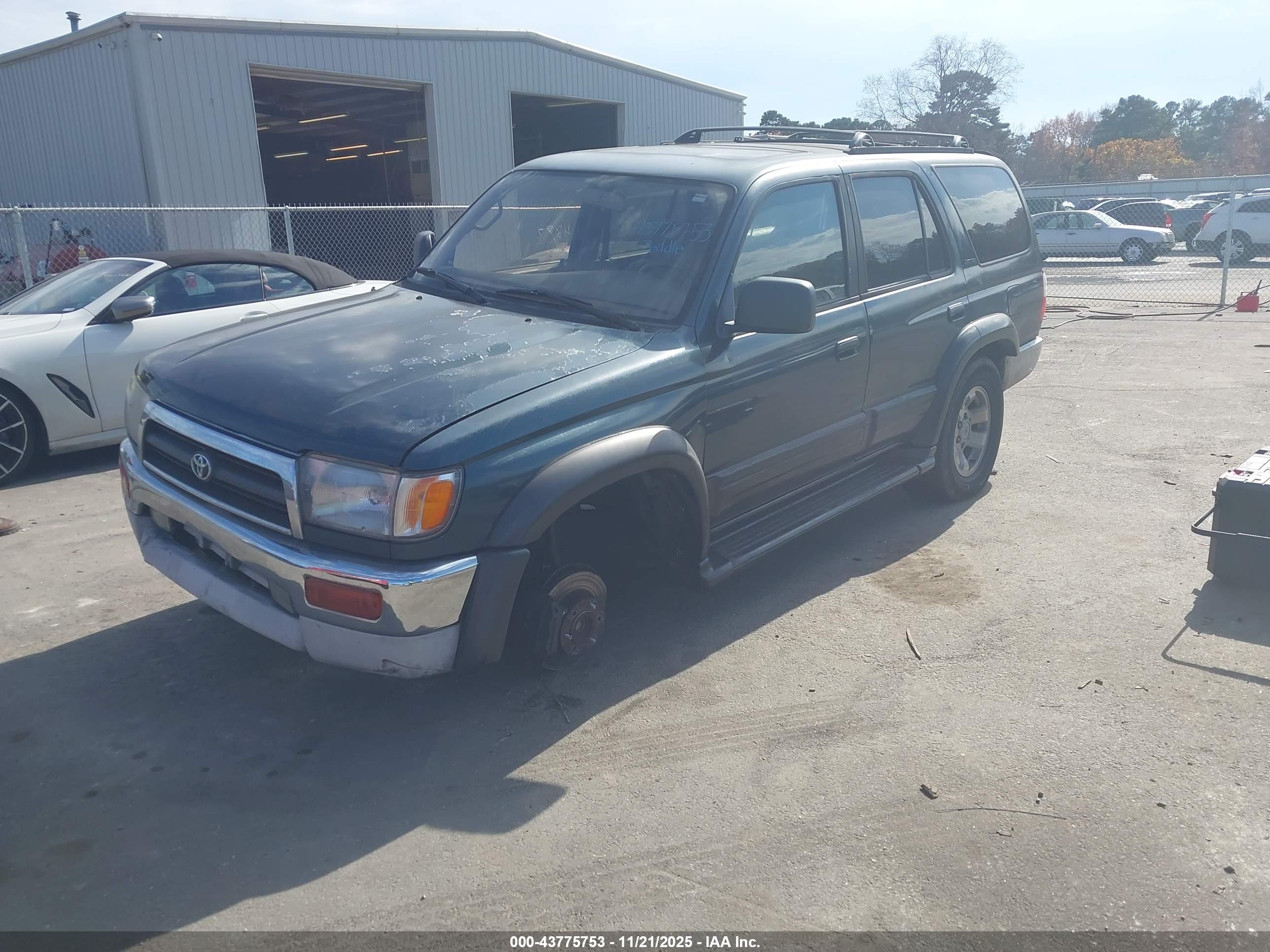 TOYOTA 4RUNNER image 2