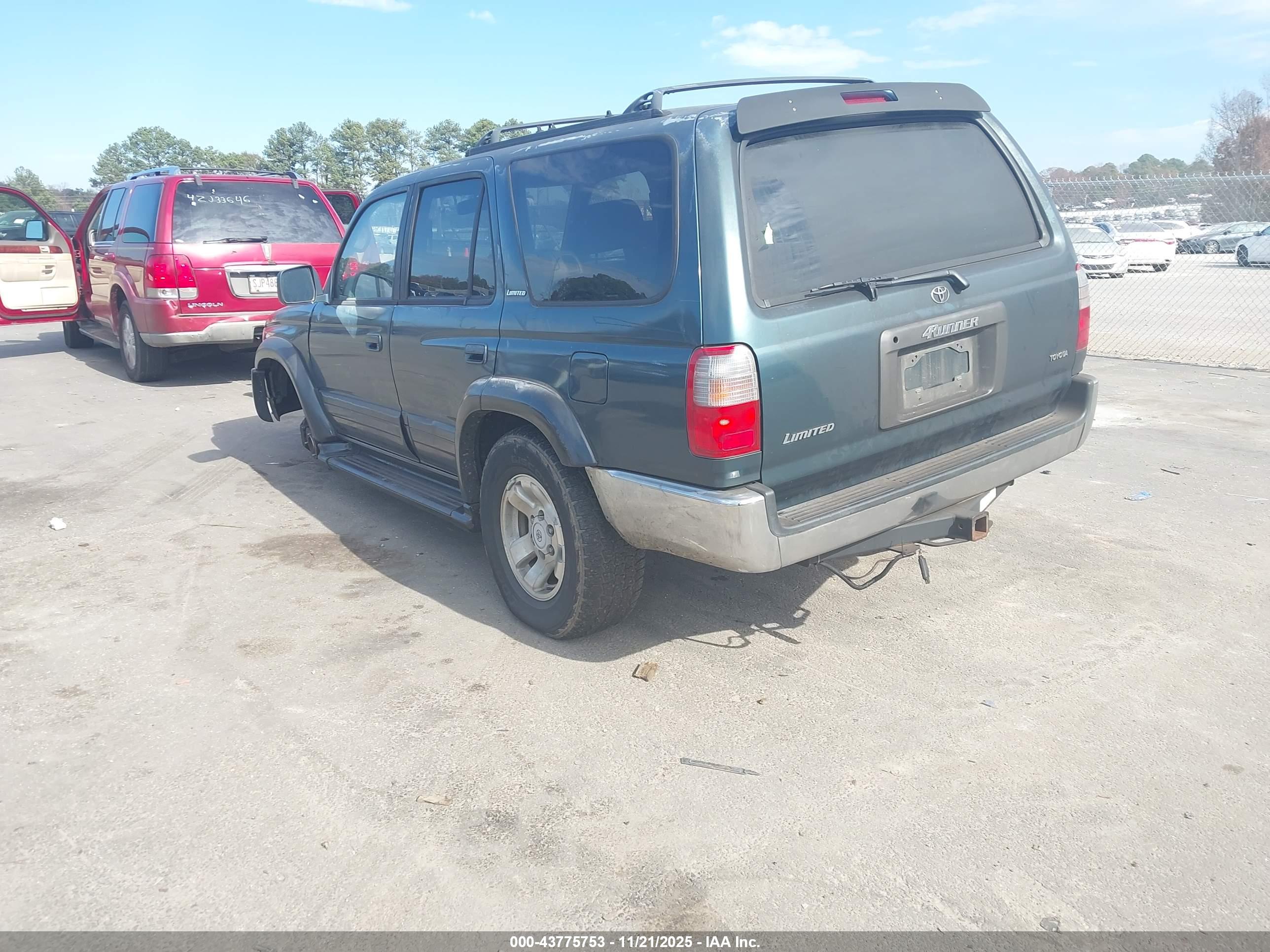 TOYOTA 4RUNNER image 3