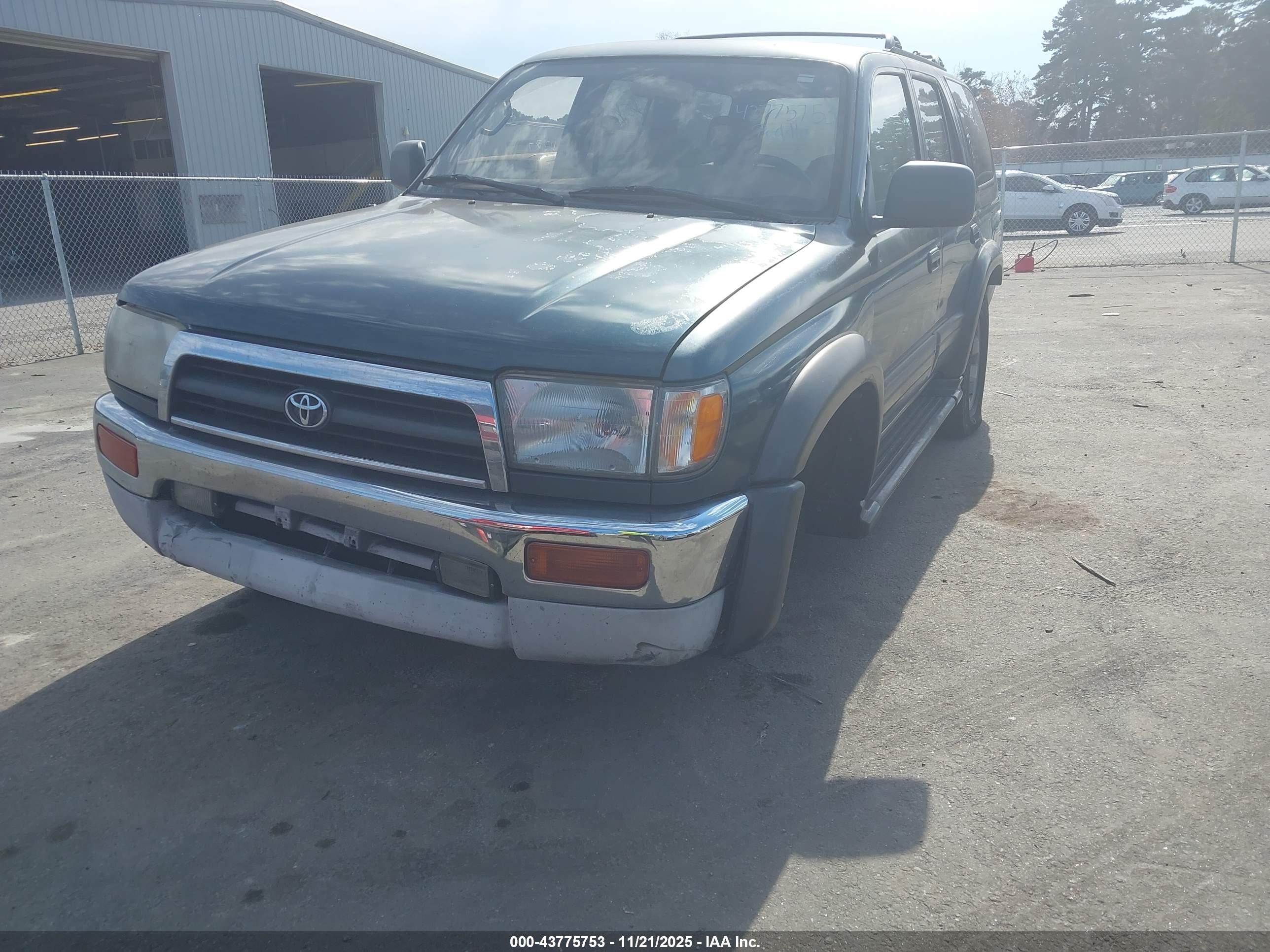 TOYOTA 4RUNNER image 6