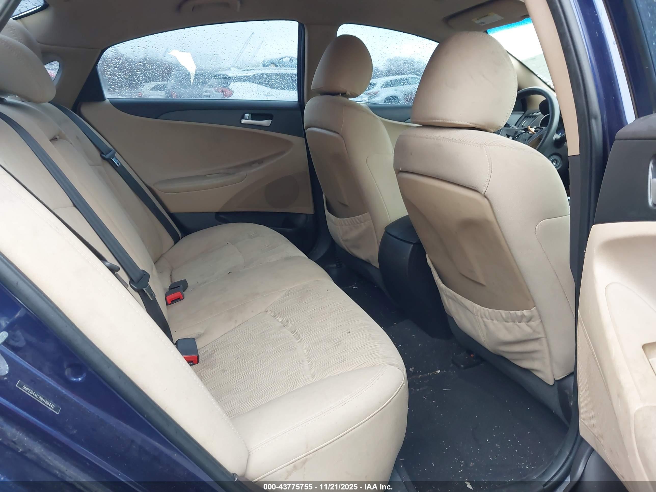 HYUNDAI SONATA image 8