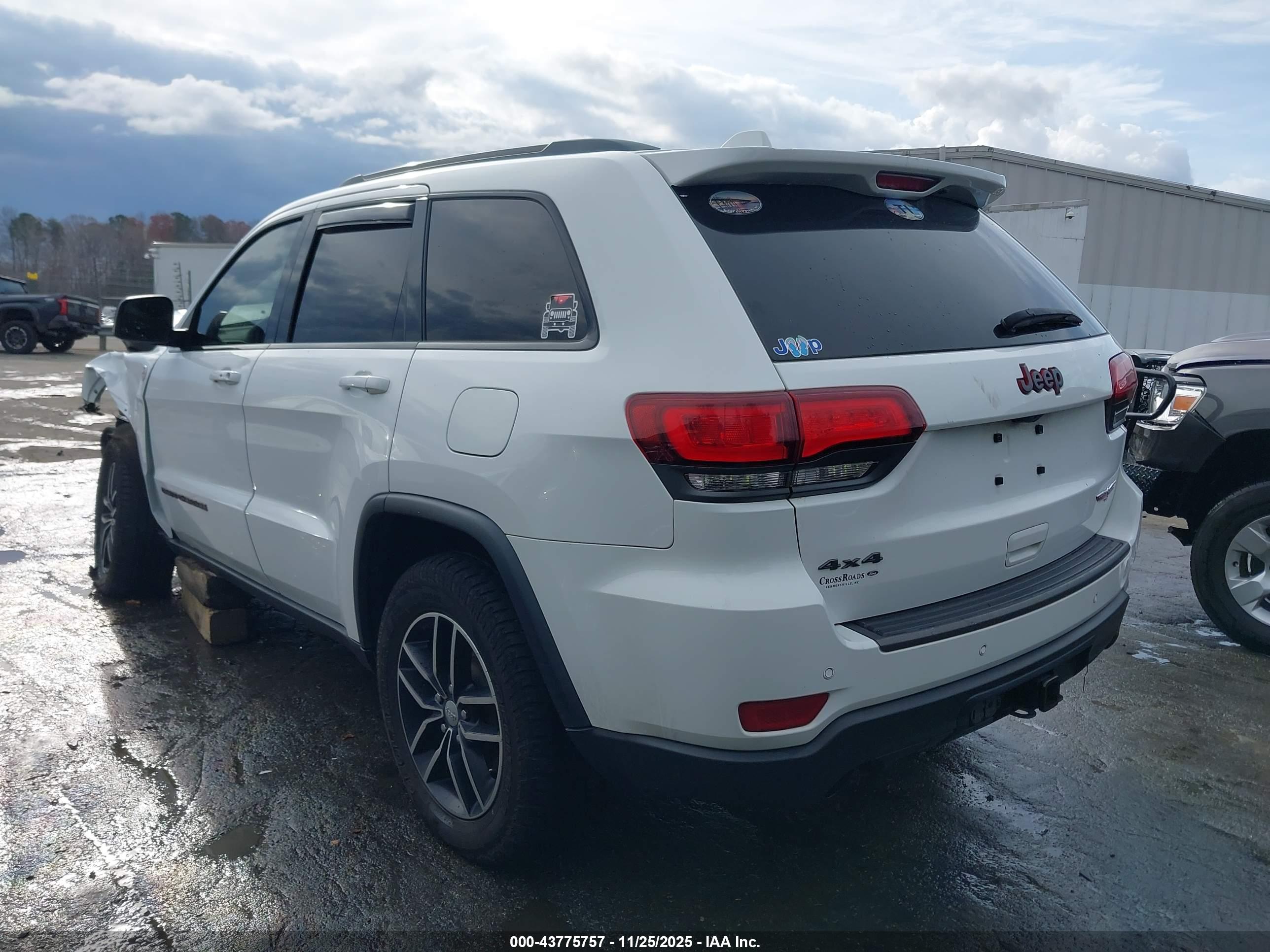 JEEP GRAND image 3