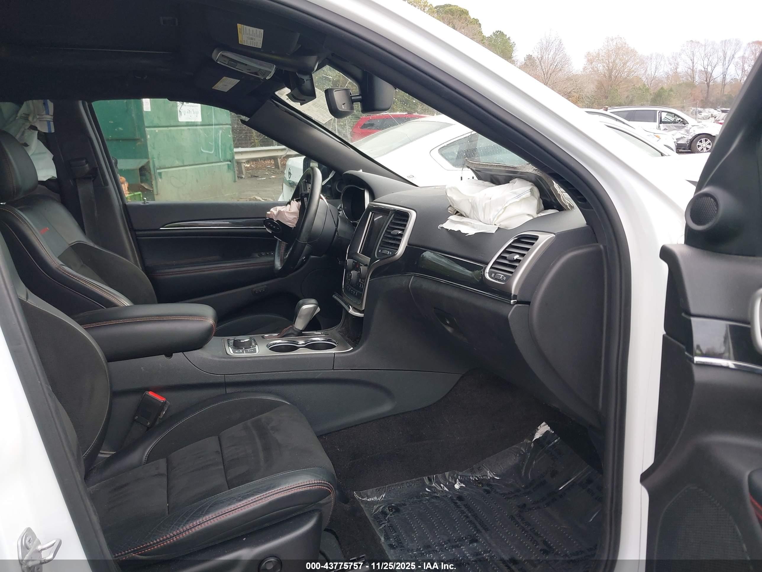 JEEP GRAND image 5