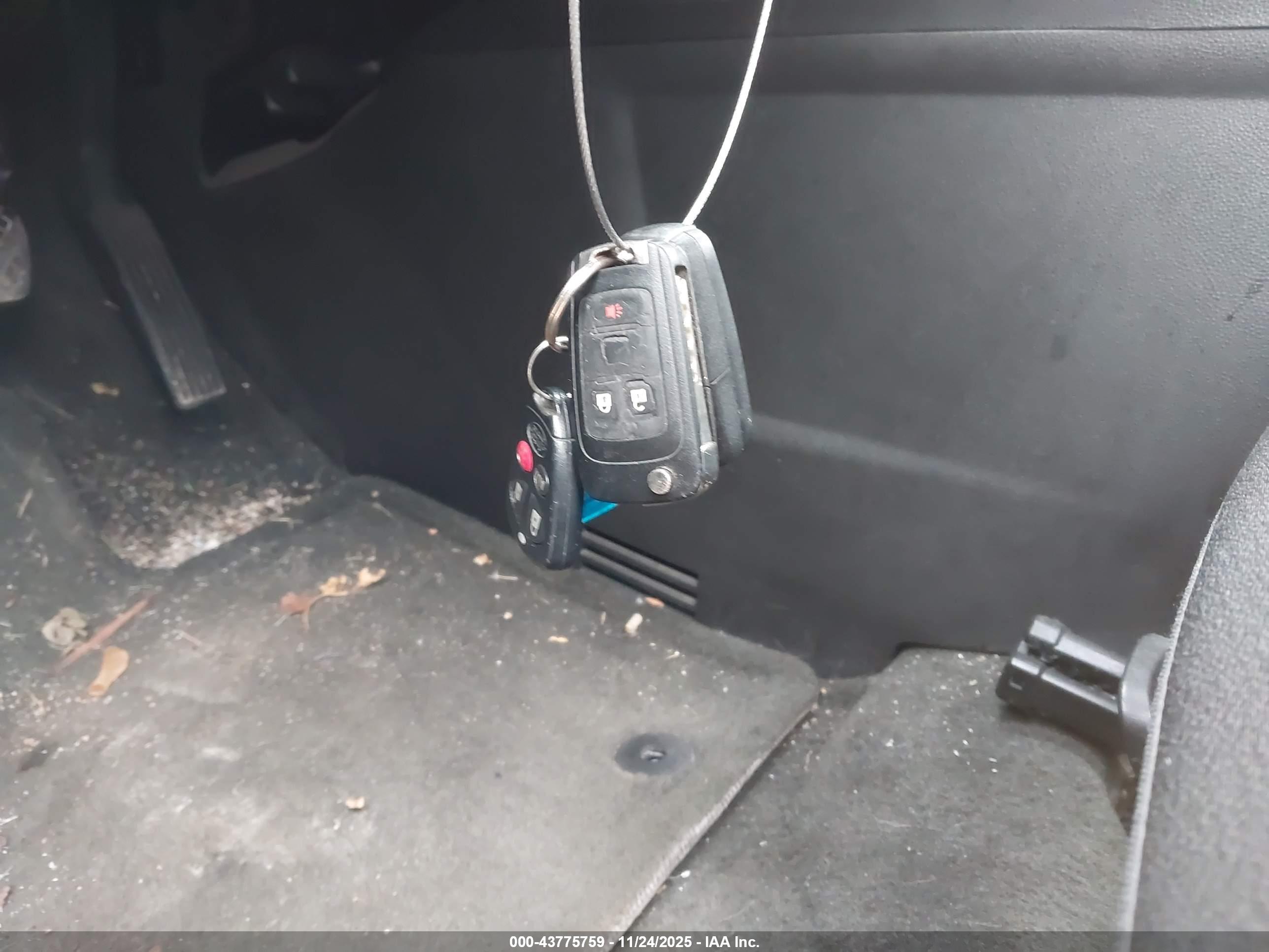 CHEVROLET EQUINOX image 11