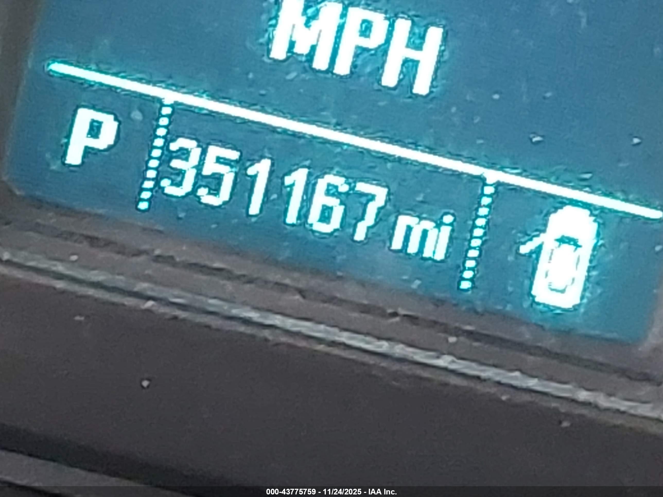CHEVROLET EQUINOX image 7
