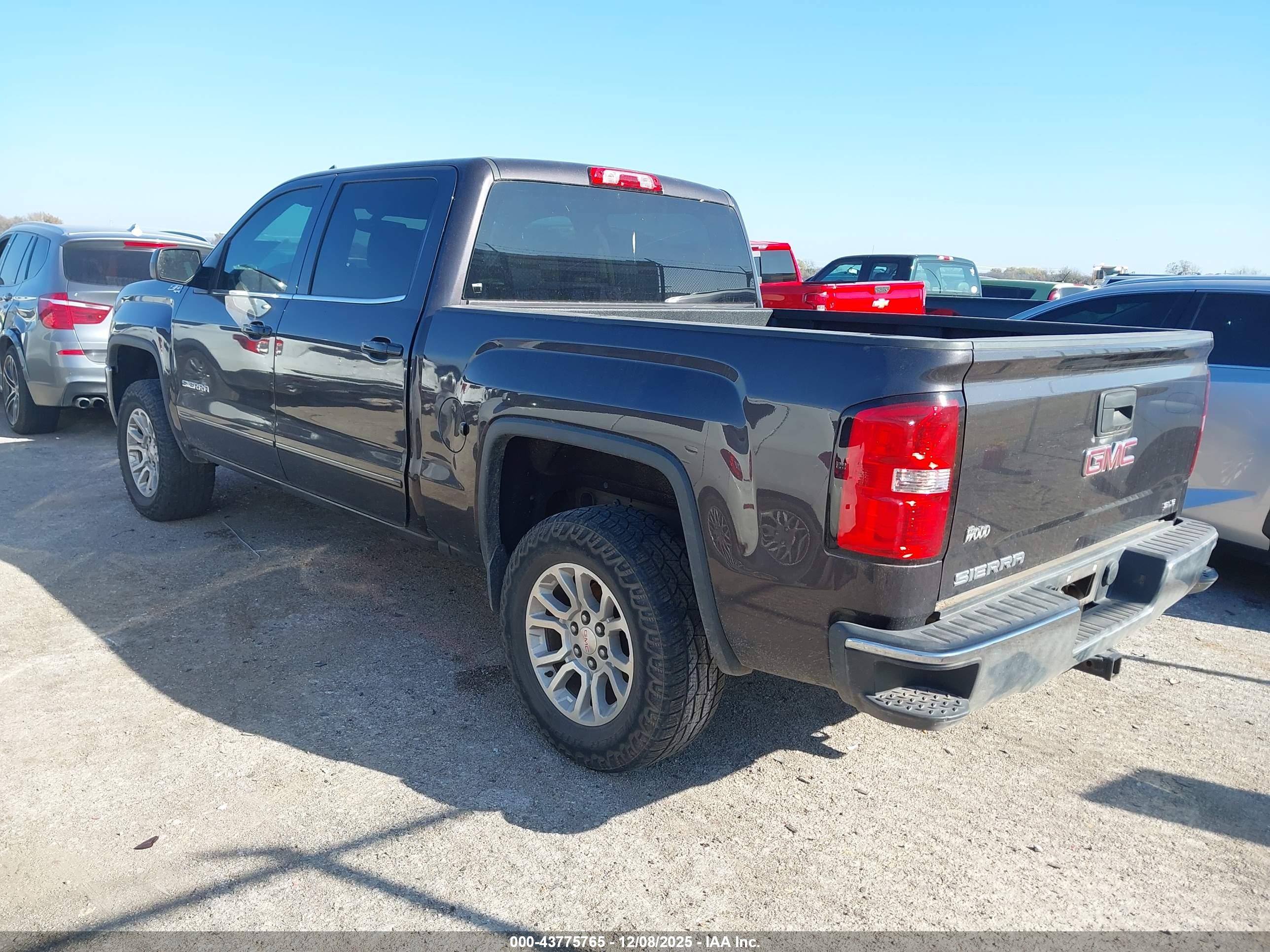 GMC SIERRA image 3
