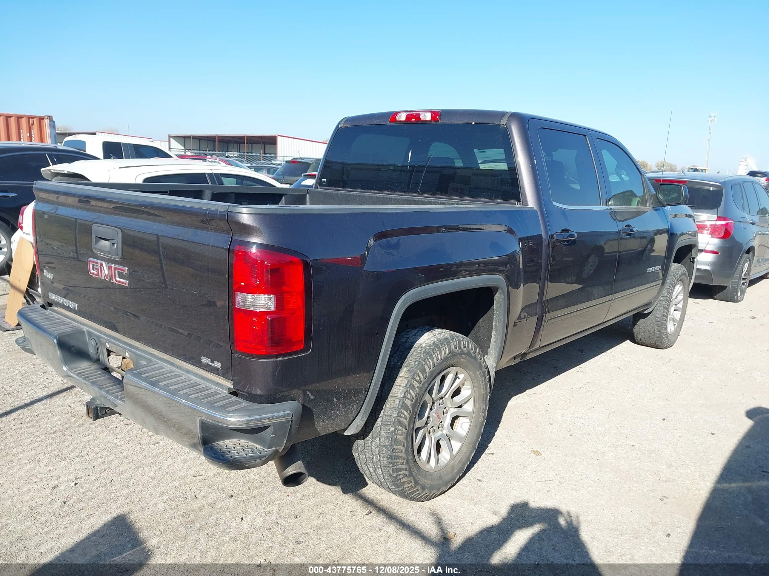 GMC SIERRA image 4