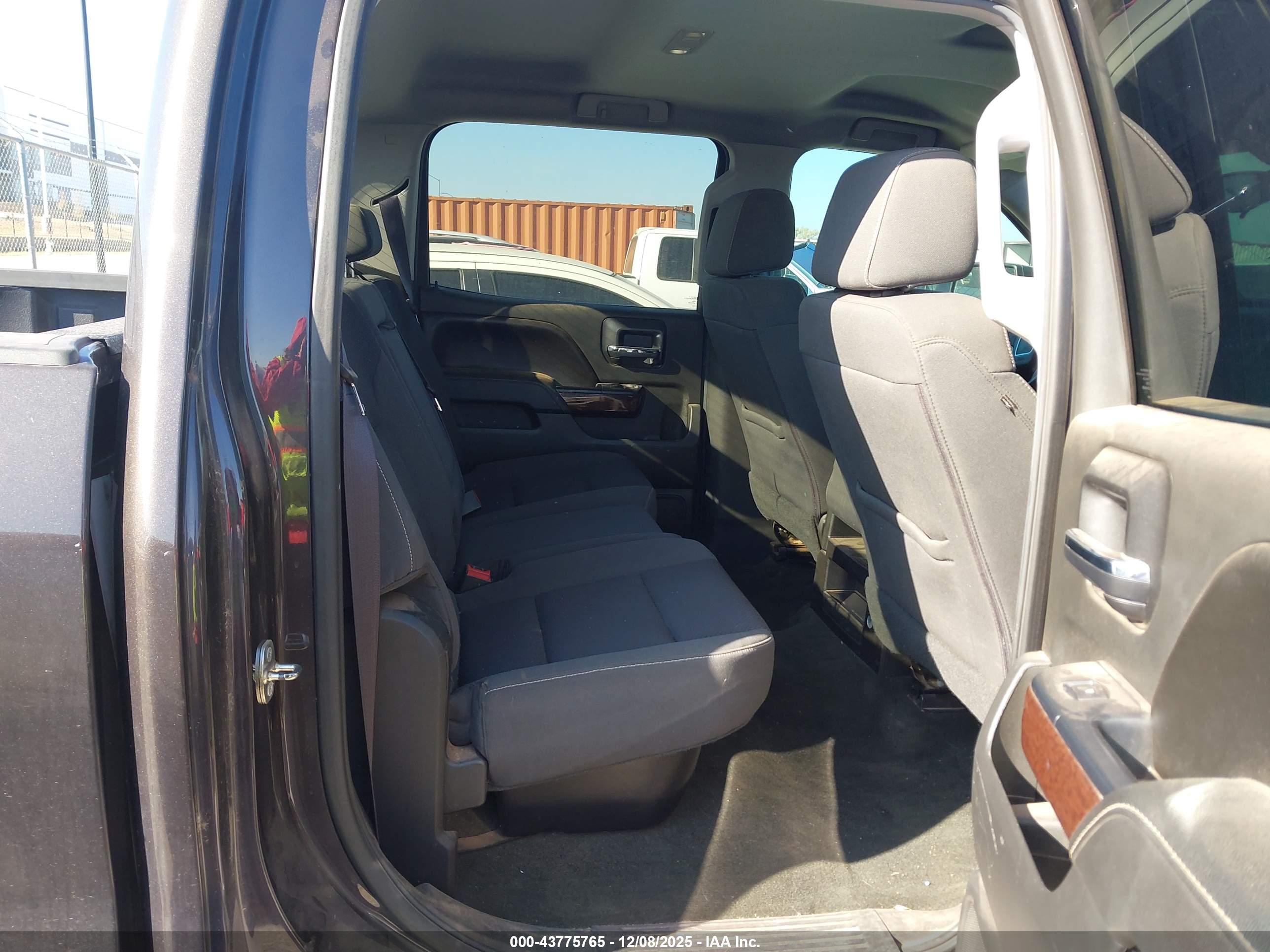GMC SIERRA image 8