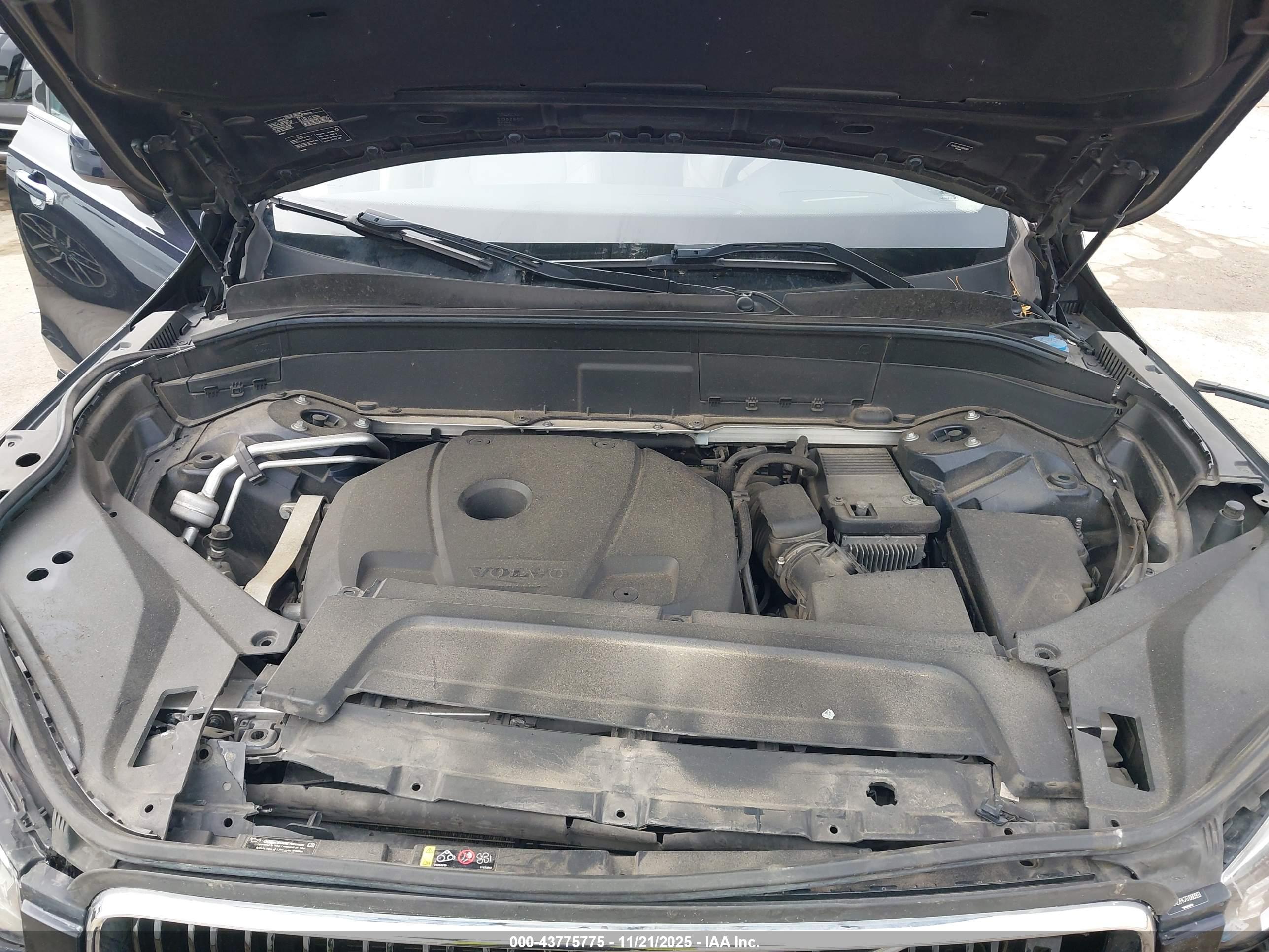 VOLVO XC90 image 10
