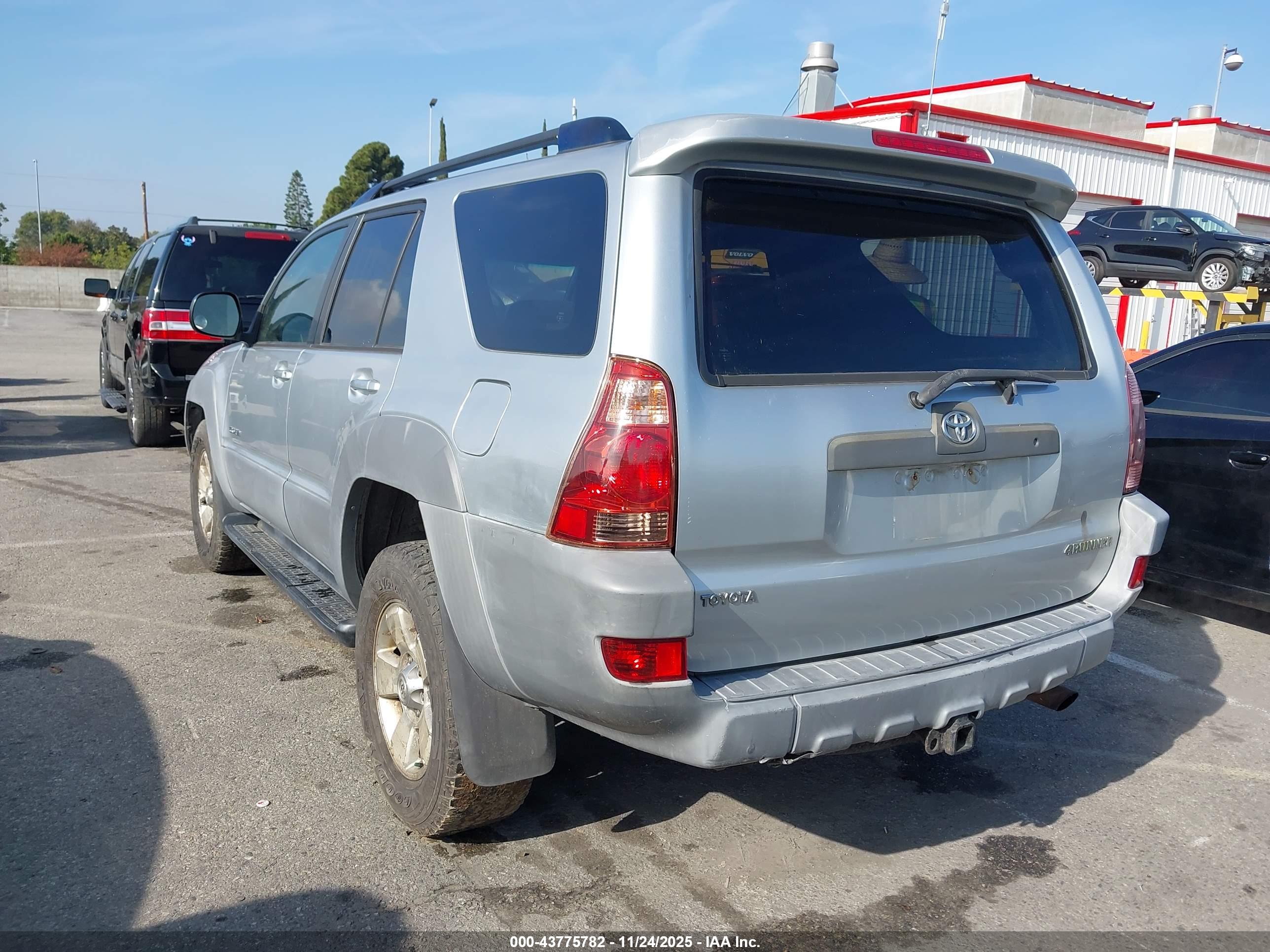 TOYOTA 4RUNNER image 3