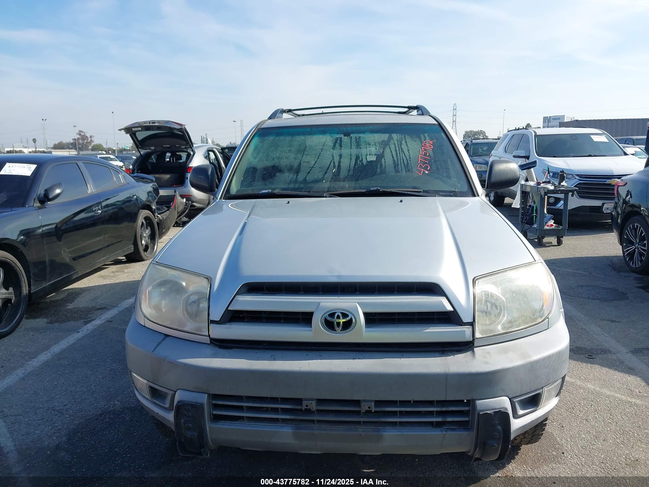 TOYOTA 4RUNNER image 6