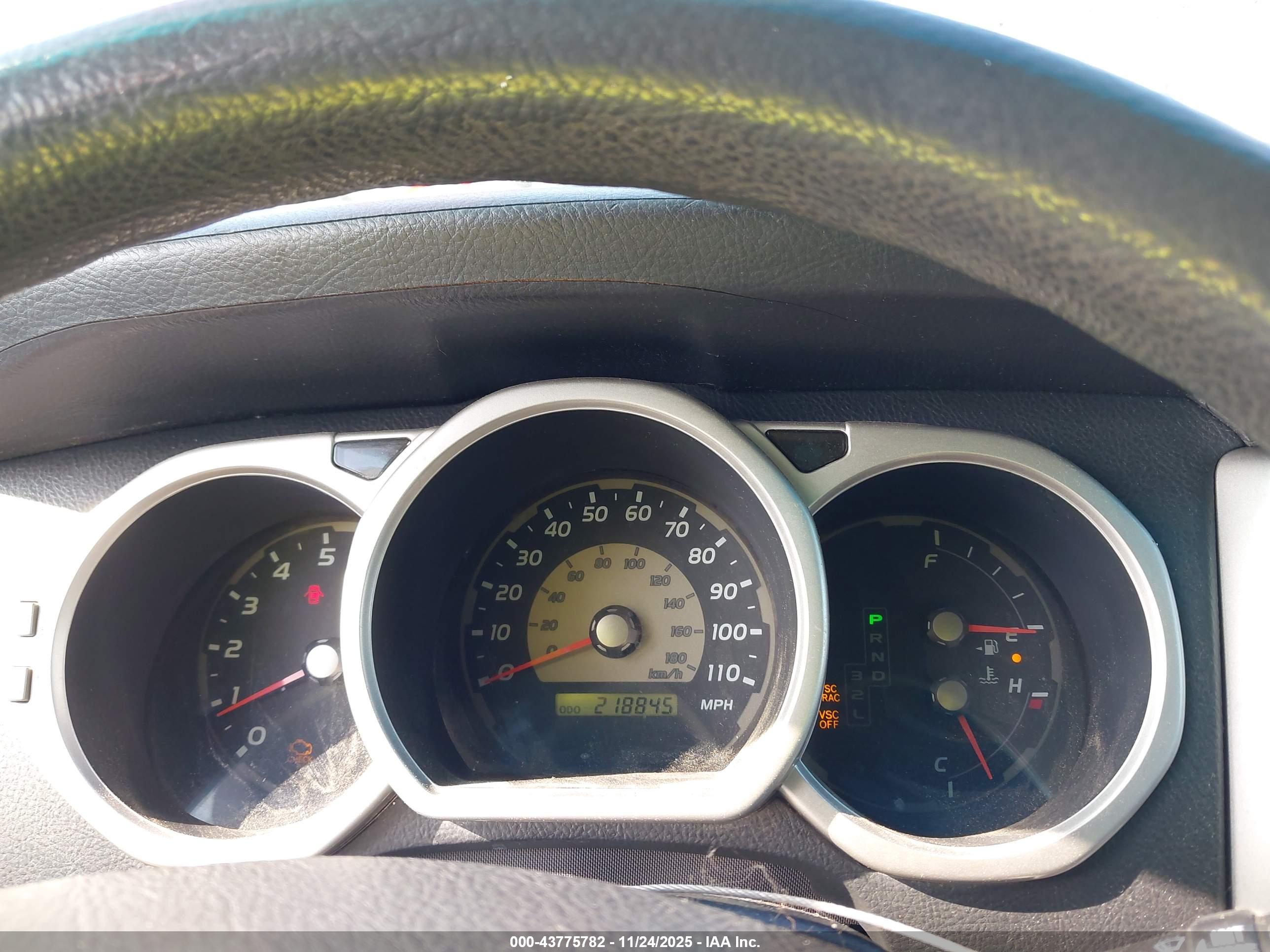 TOYOTA 4RUNNER image 7