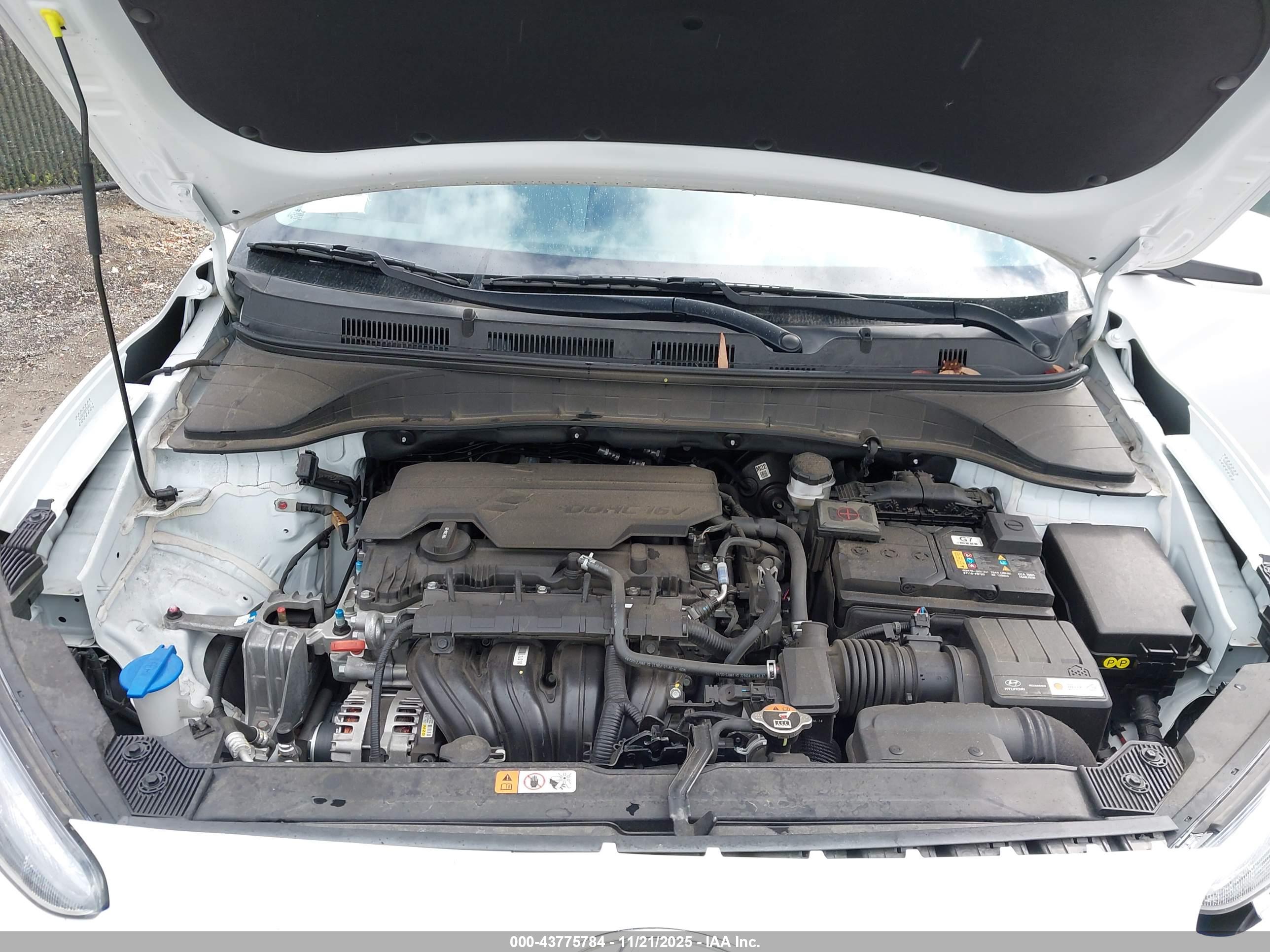 HYUNDAI KONA image 10