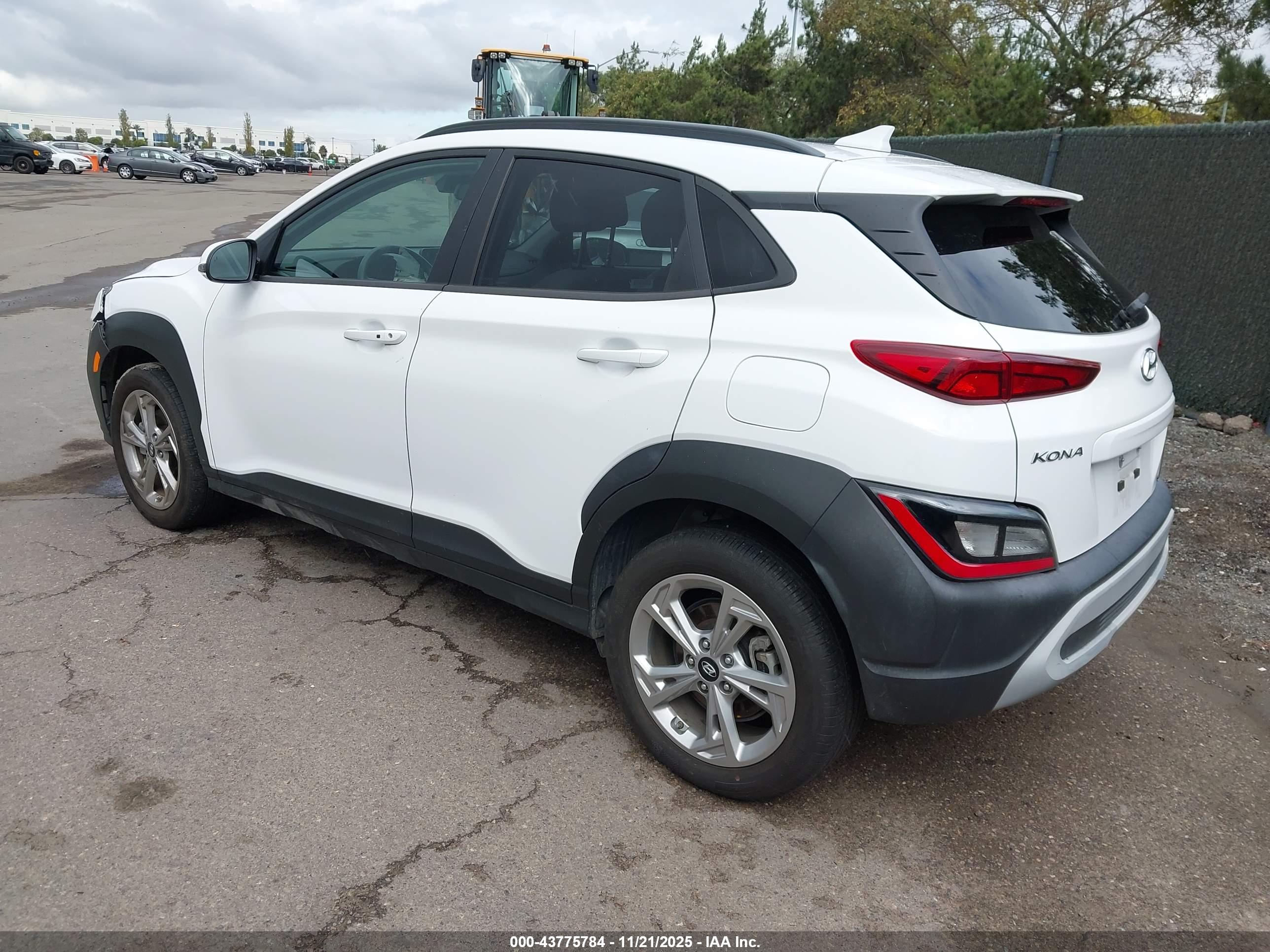 HYUNDAI KONA image 3